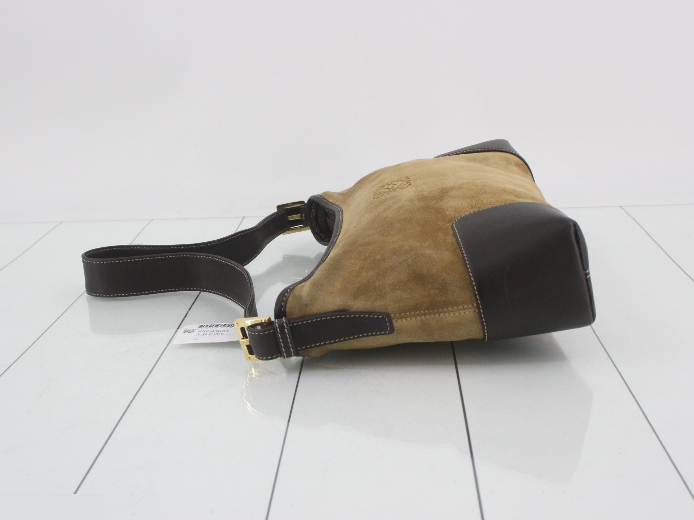 One-shoulder Anagram suede handbag, size 158 — view 4