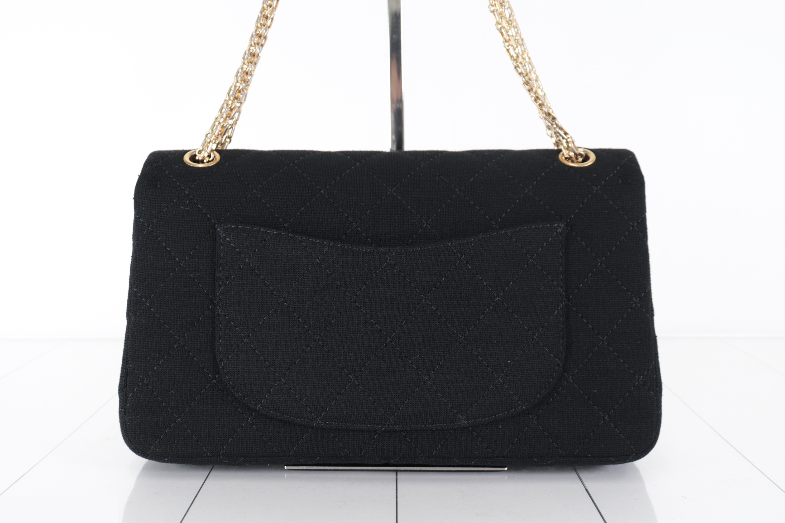 Double flap 27 cotton 2.55 chain shoulder bag, serial number 17 — view 3