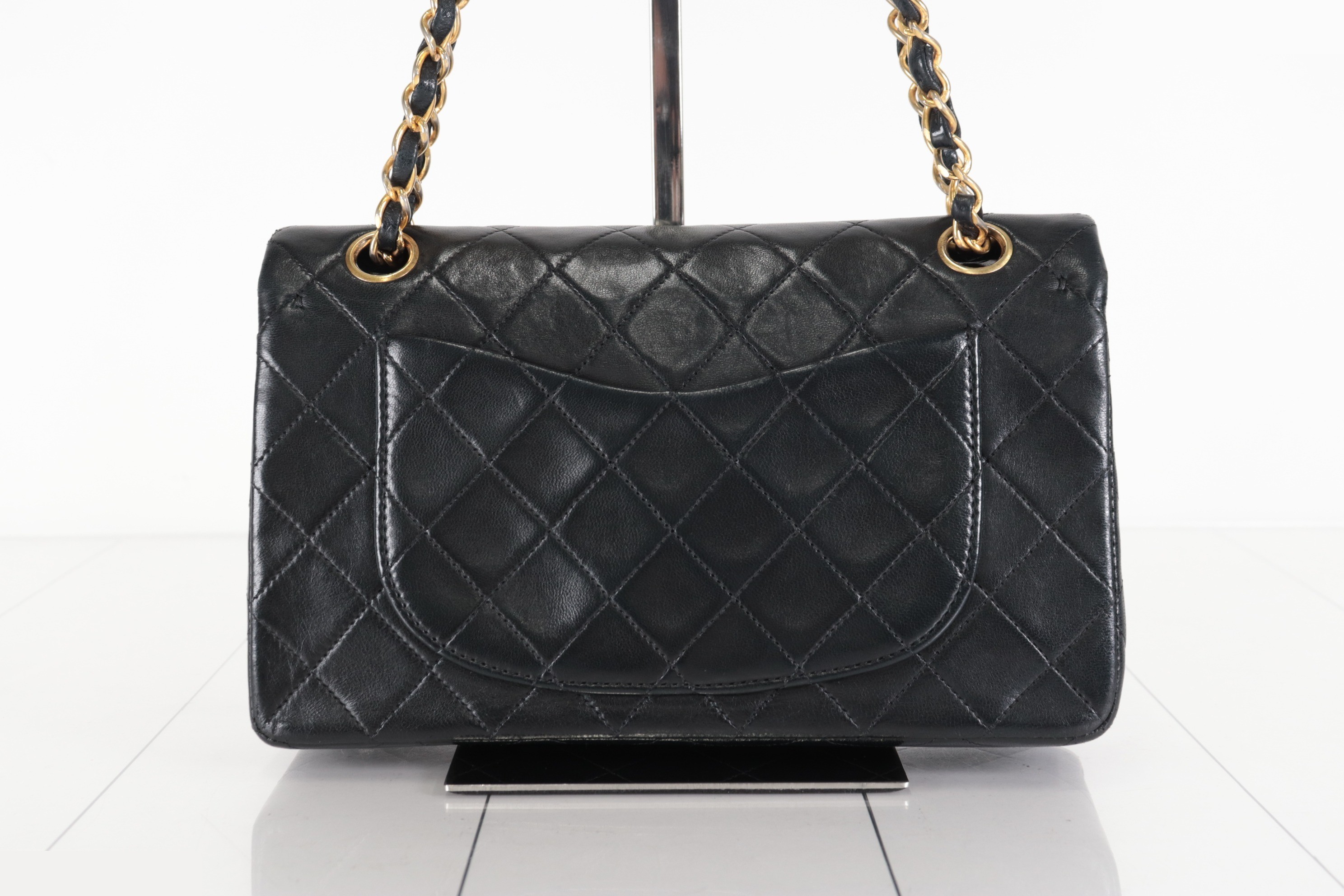 Double flap 23 Lambskin Chain Shoulder Bag, Unit No. 2 — view 3