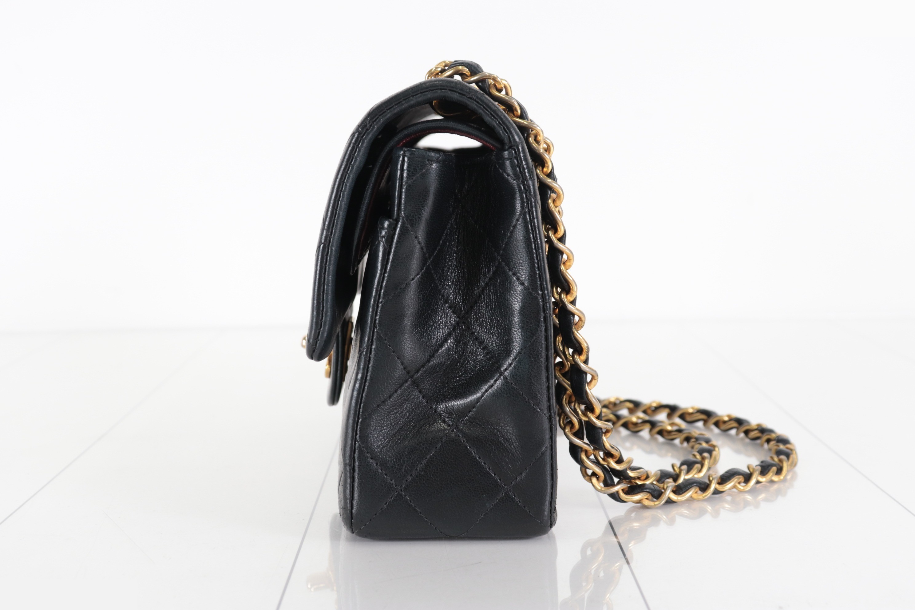 Double flap 23 Lambskin Chain Shoulder Bag, Unit No. 2 — view 5