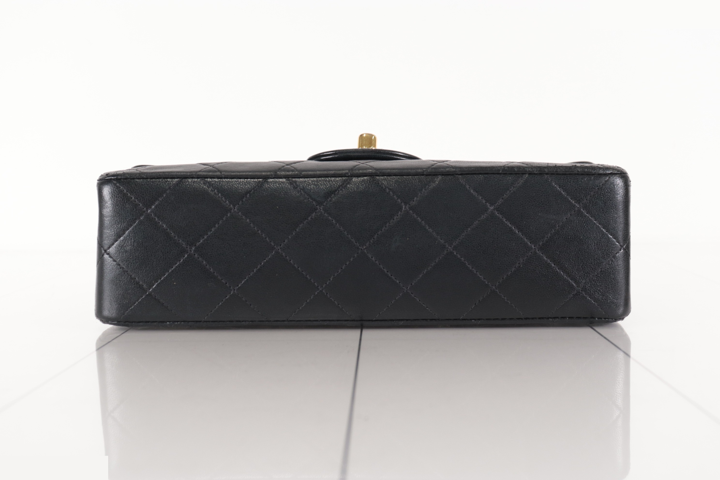 Double flap 23 Lambskin Chain Shoulder Bag, Unit No. 2 — view 7