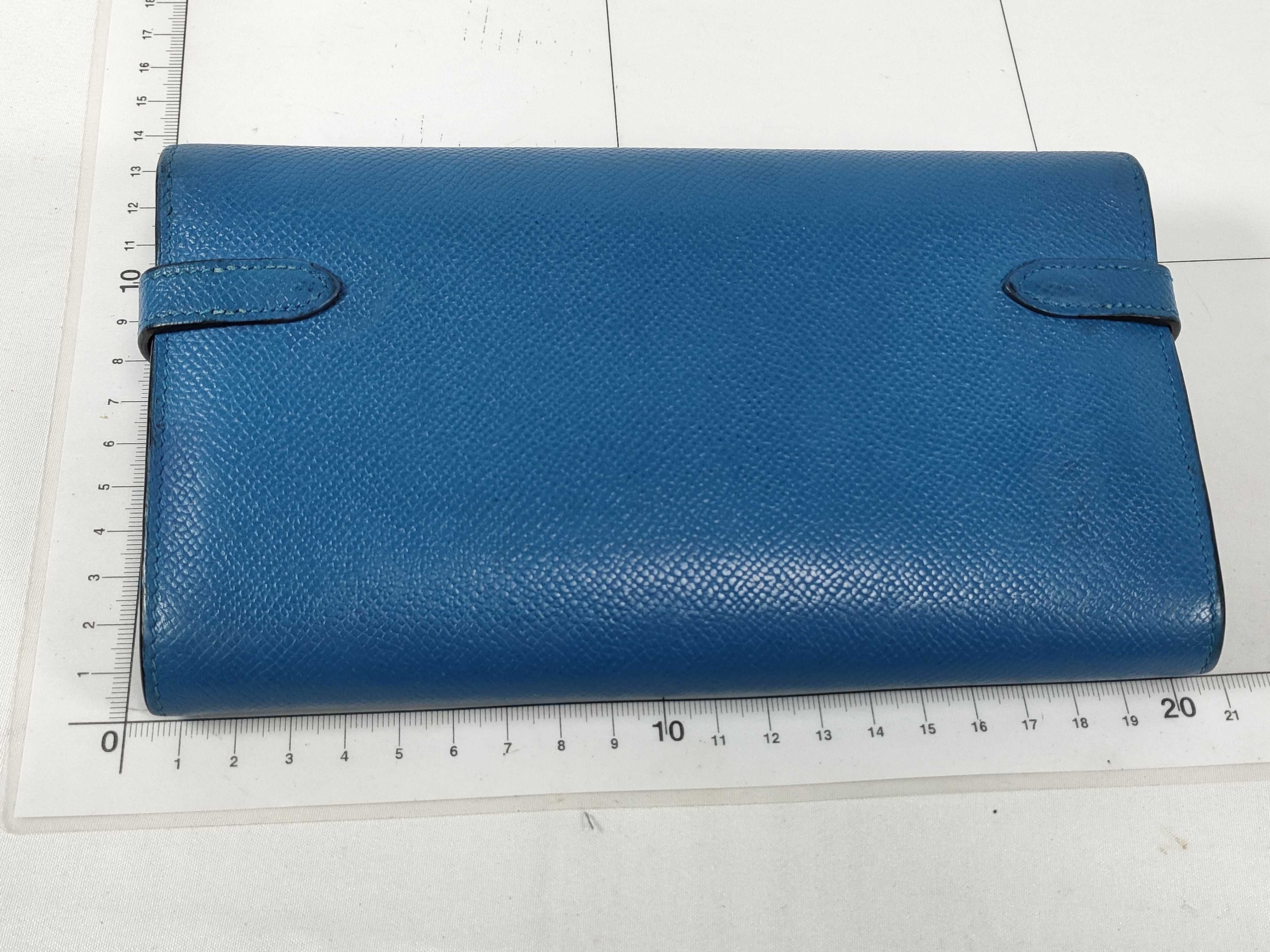 Kelly Wallet / Veau Epsom / Blue / O Stamp / Silver Hardware Wallet — view 2