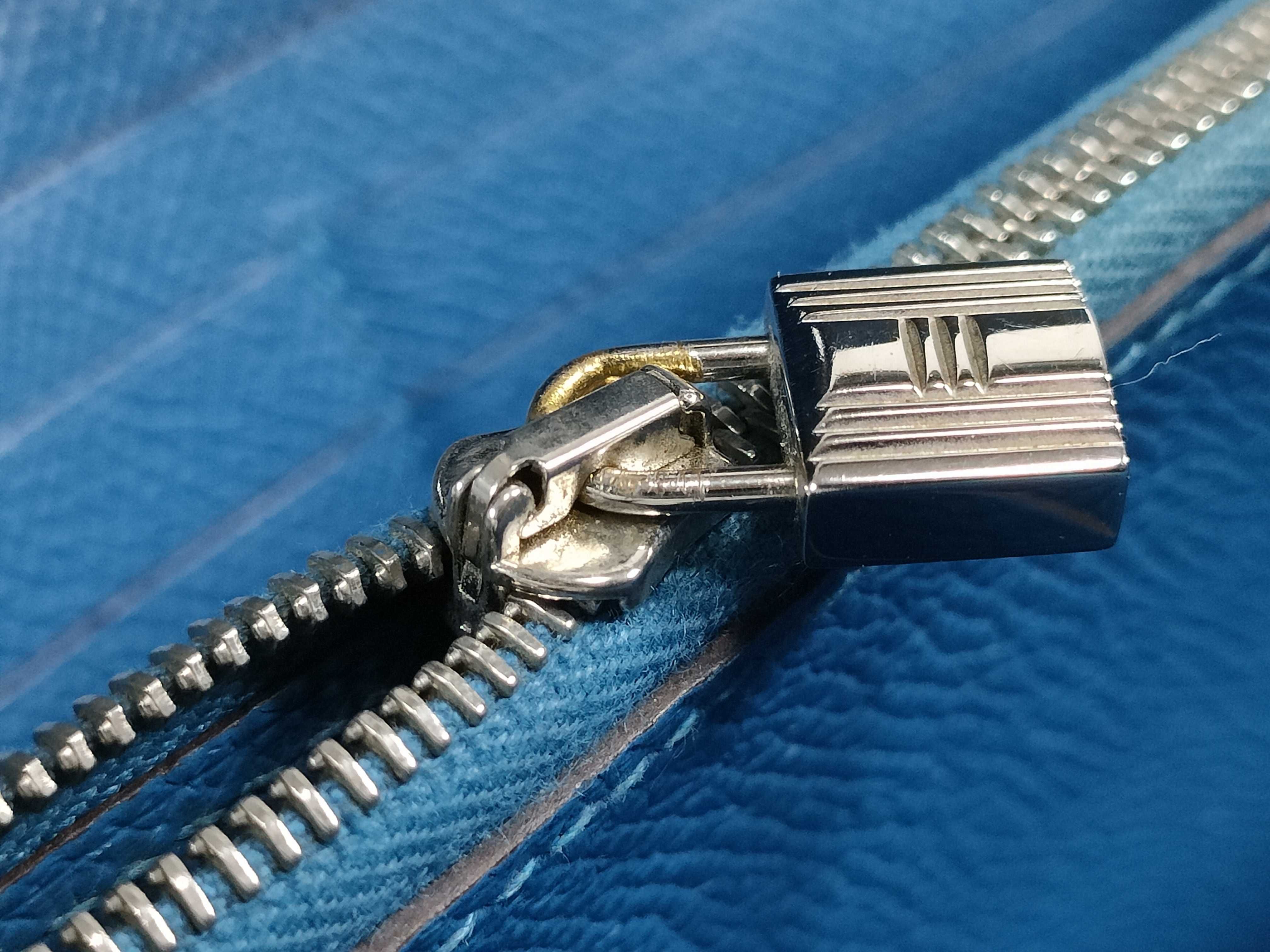 Kelly Wallet / Veau Epsom / Blue / O Stamp / Silver Hardware Wallet — view 14