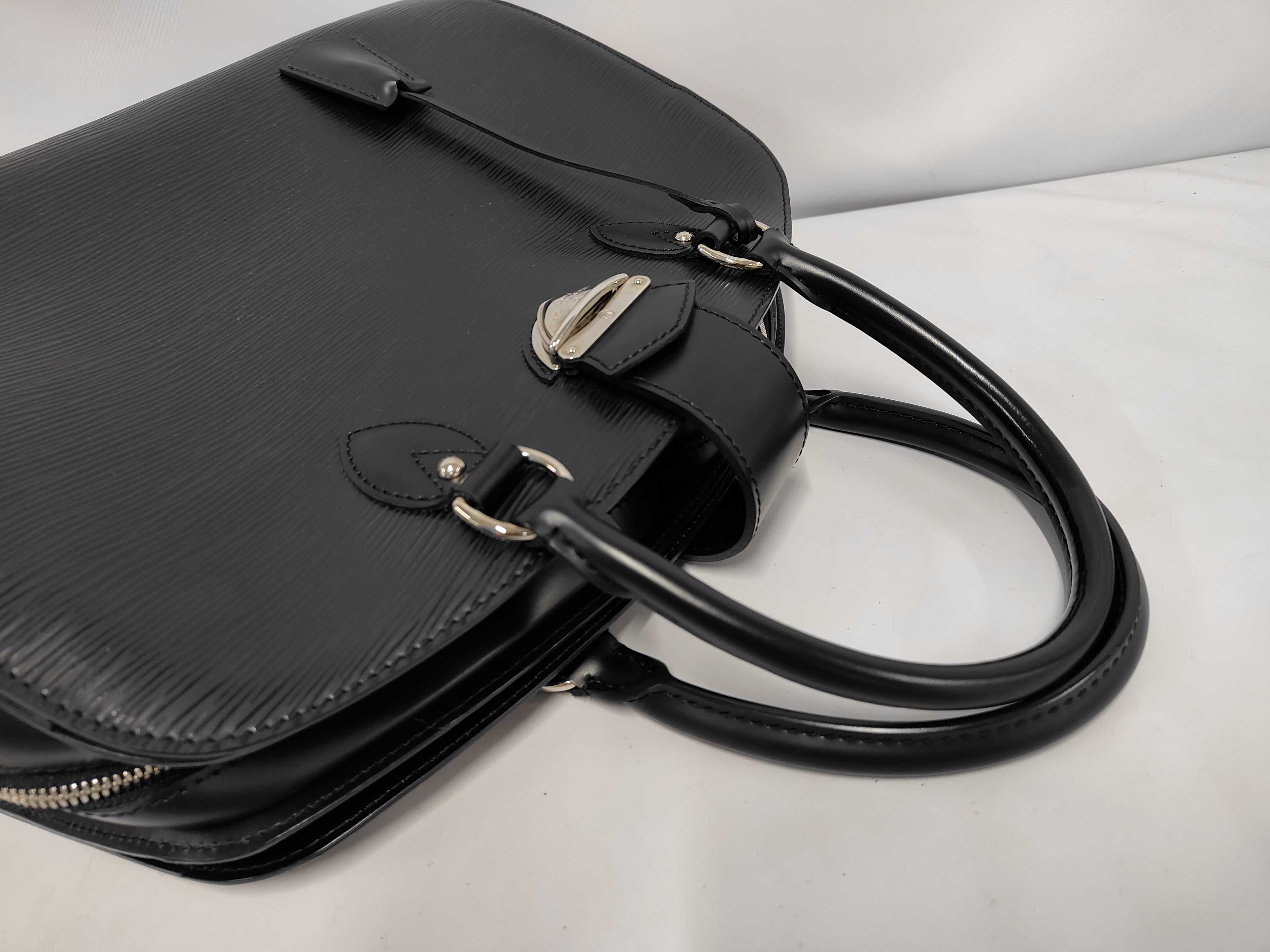 Epi Pont Neuf GM Black TR1133 Handbag — view 5