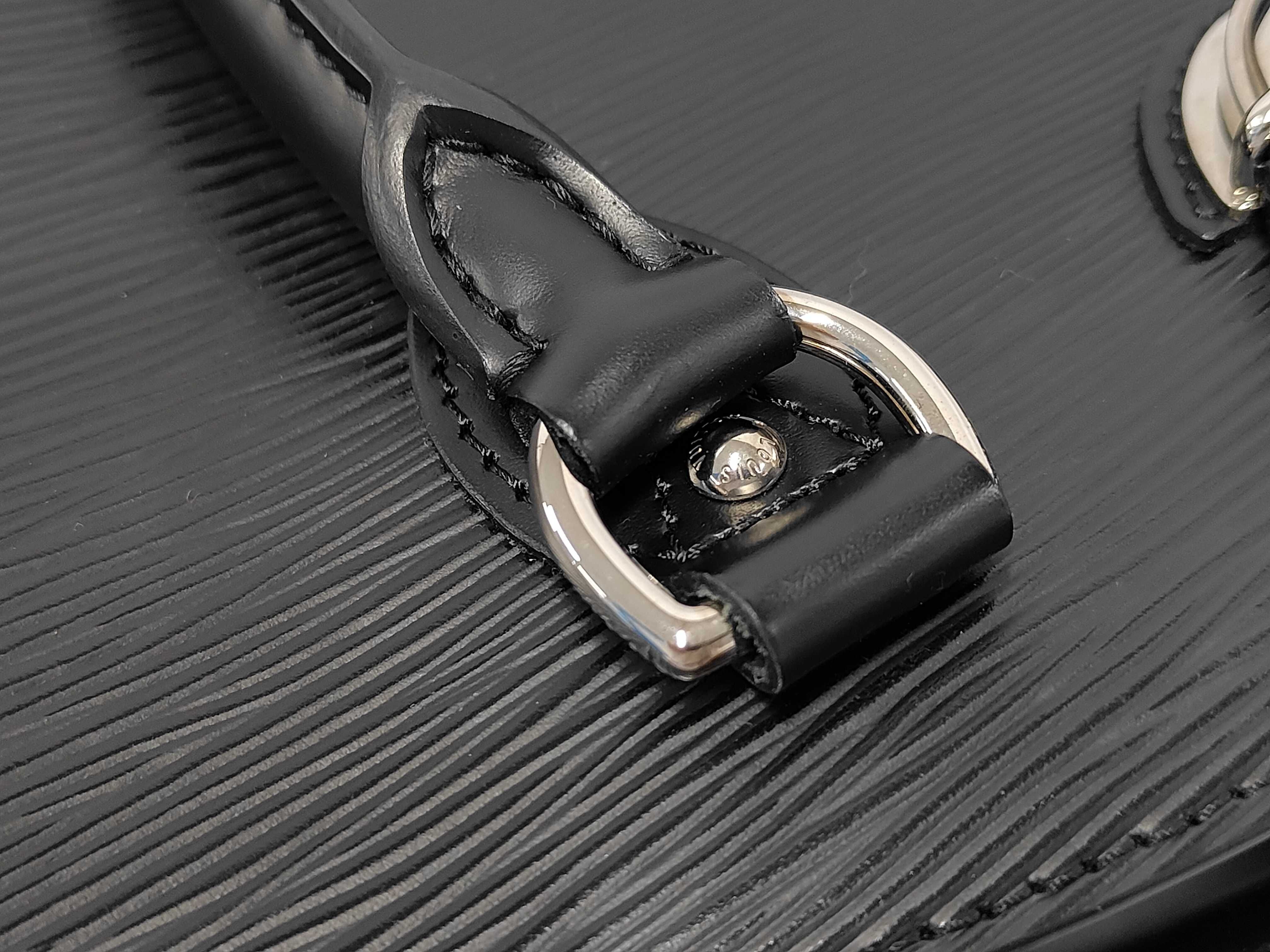 Epi Pont Neuf GM Black TR1133 Handbag — view 7