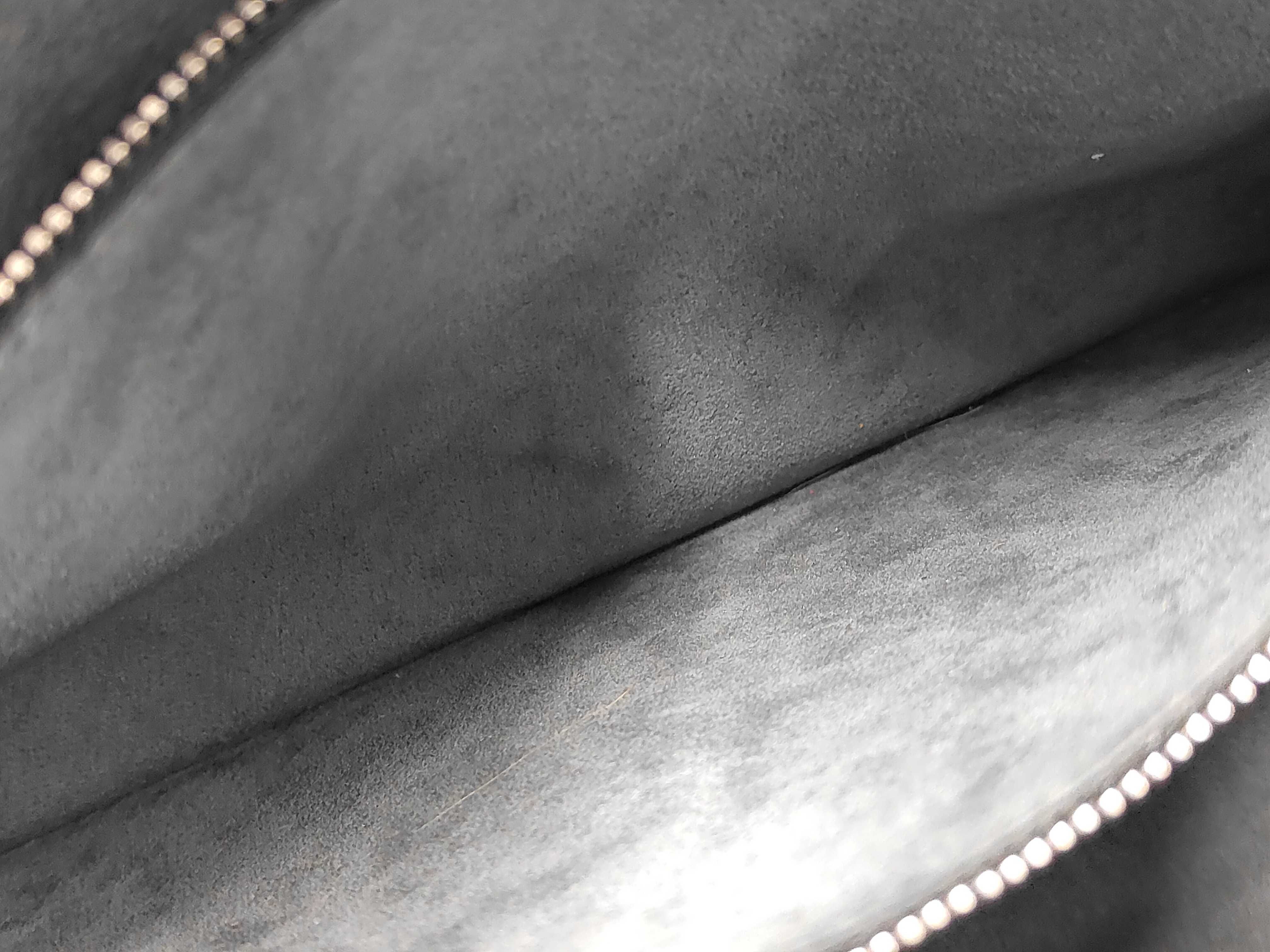 Epi Pont Neuf GM Black TR1133 Handbag — view 10