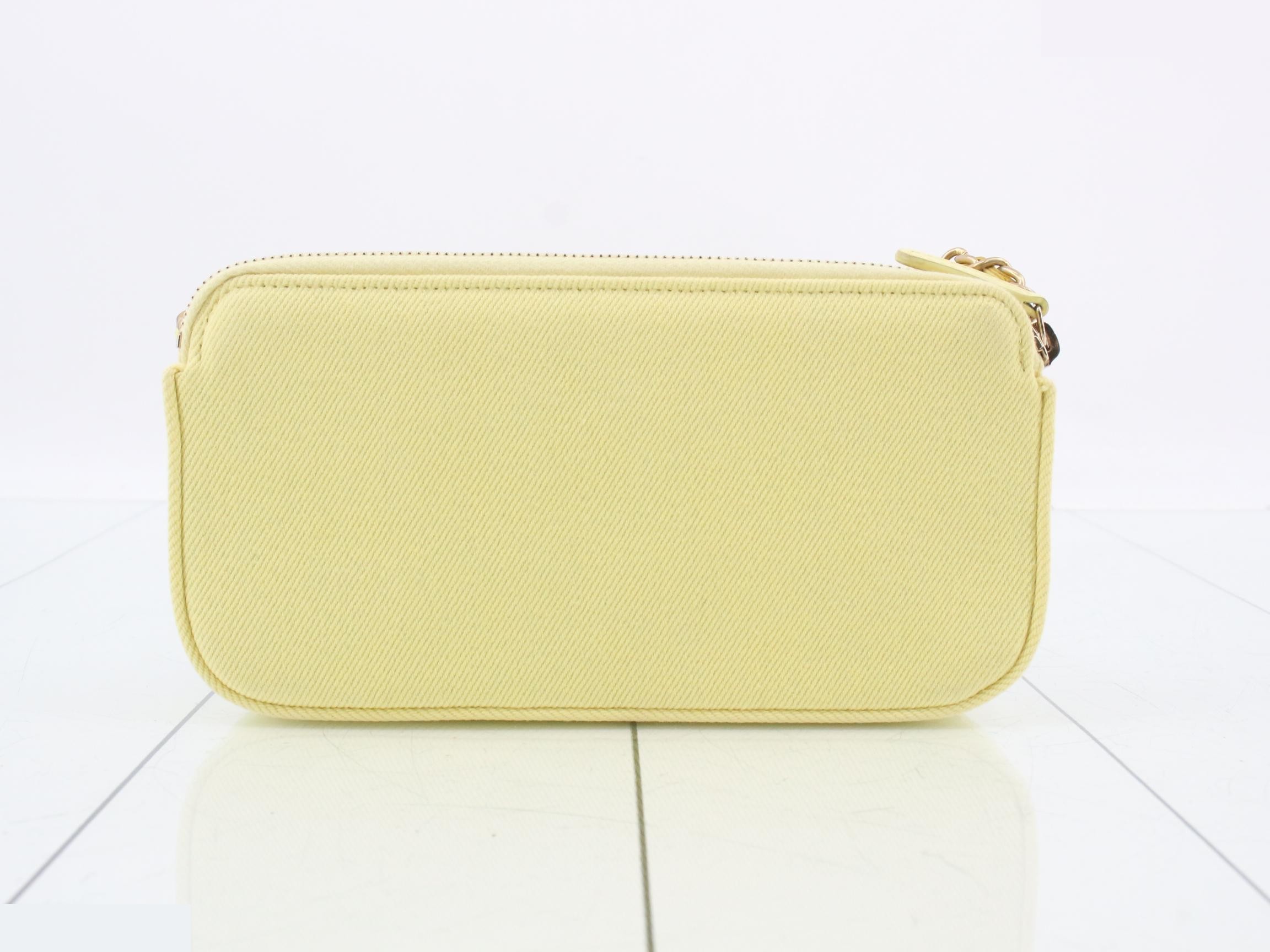 Chain shoulder bag, serial number 29, with seal, gold hardware. — view 2