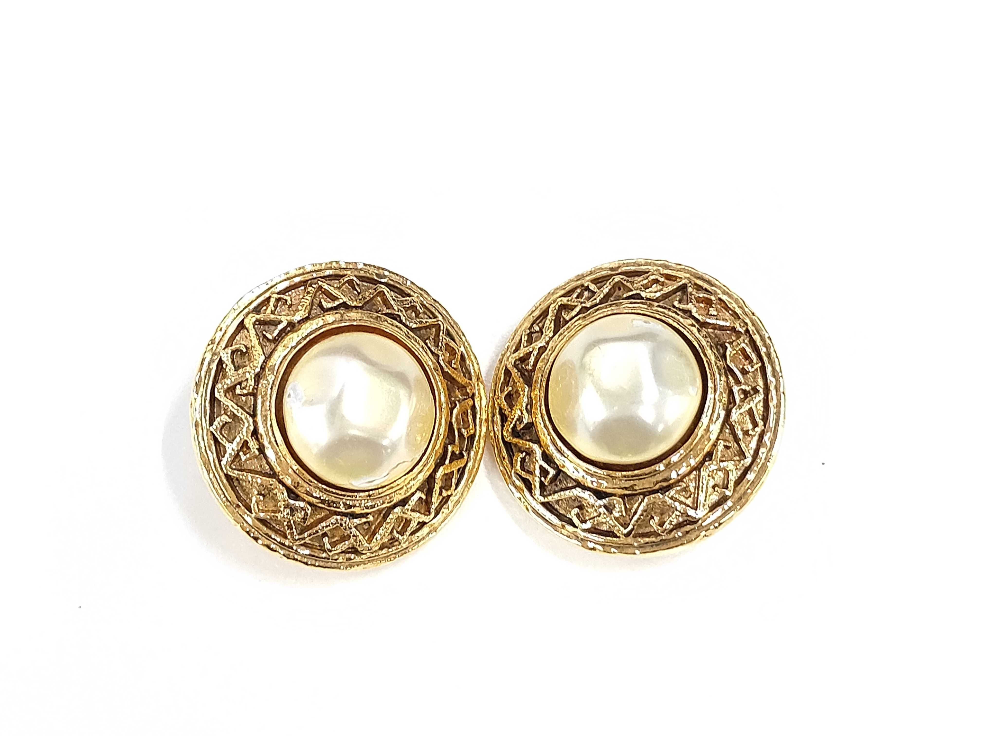 Pearl White x Gold (Precious Metal) Earrings