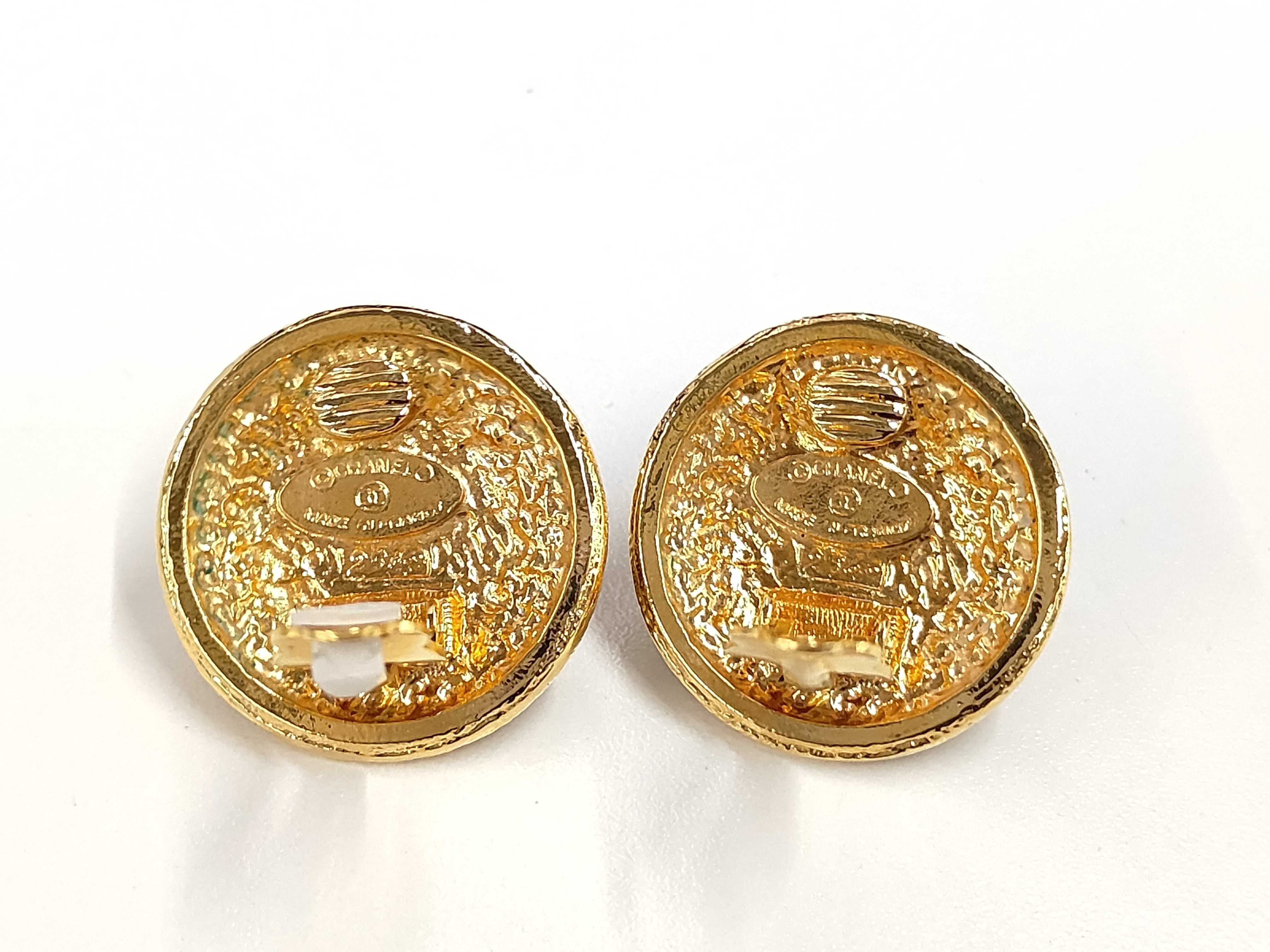 Pearl White x Gold (Precious Metal) Earrings — view 3