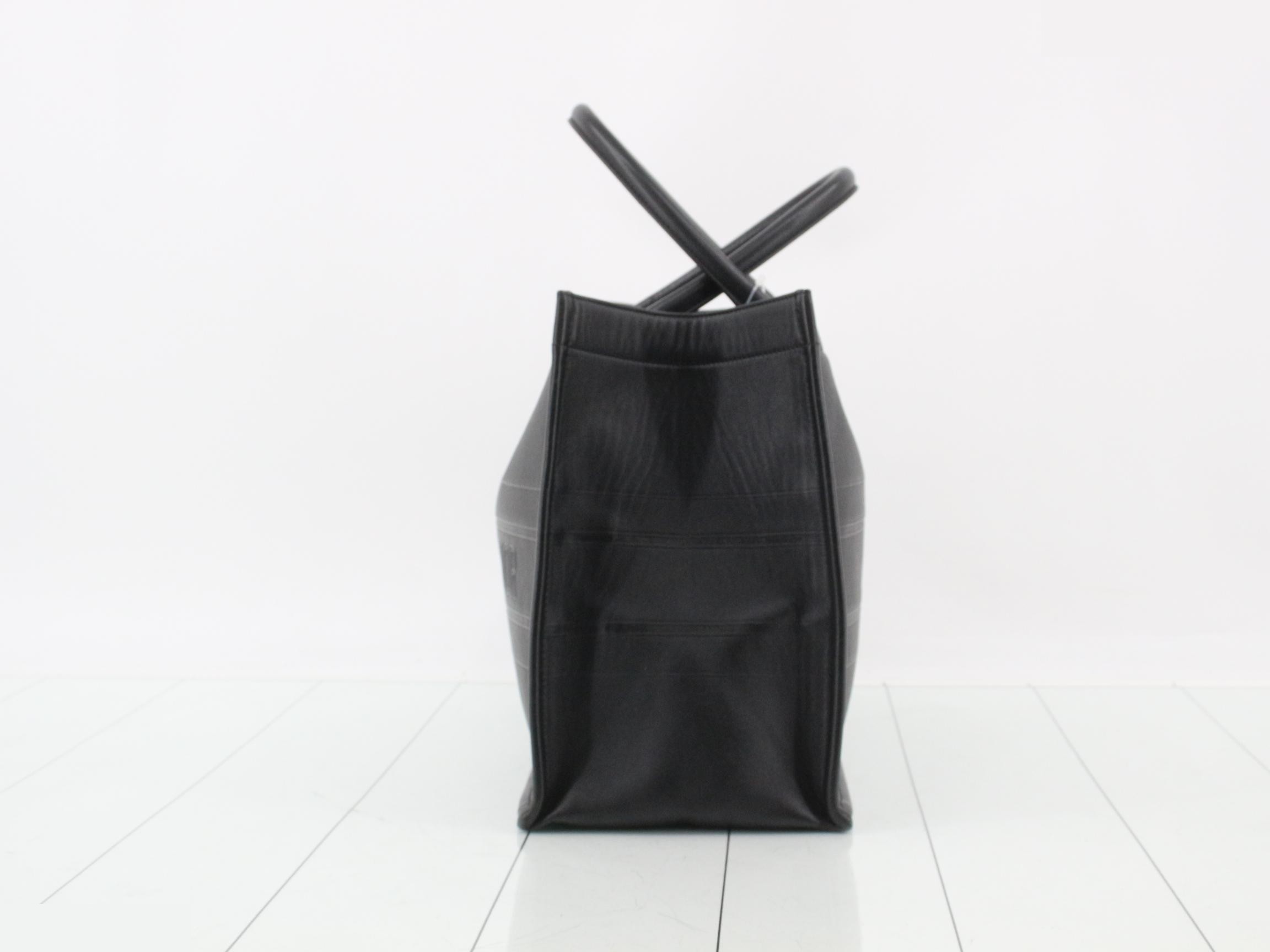 Book Tote Medium Leather Tote Bag, Black — view 3