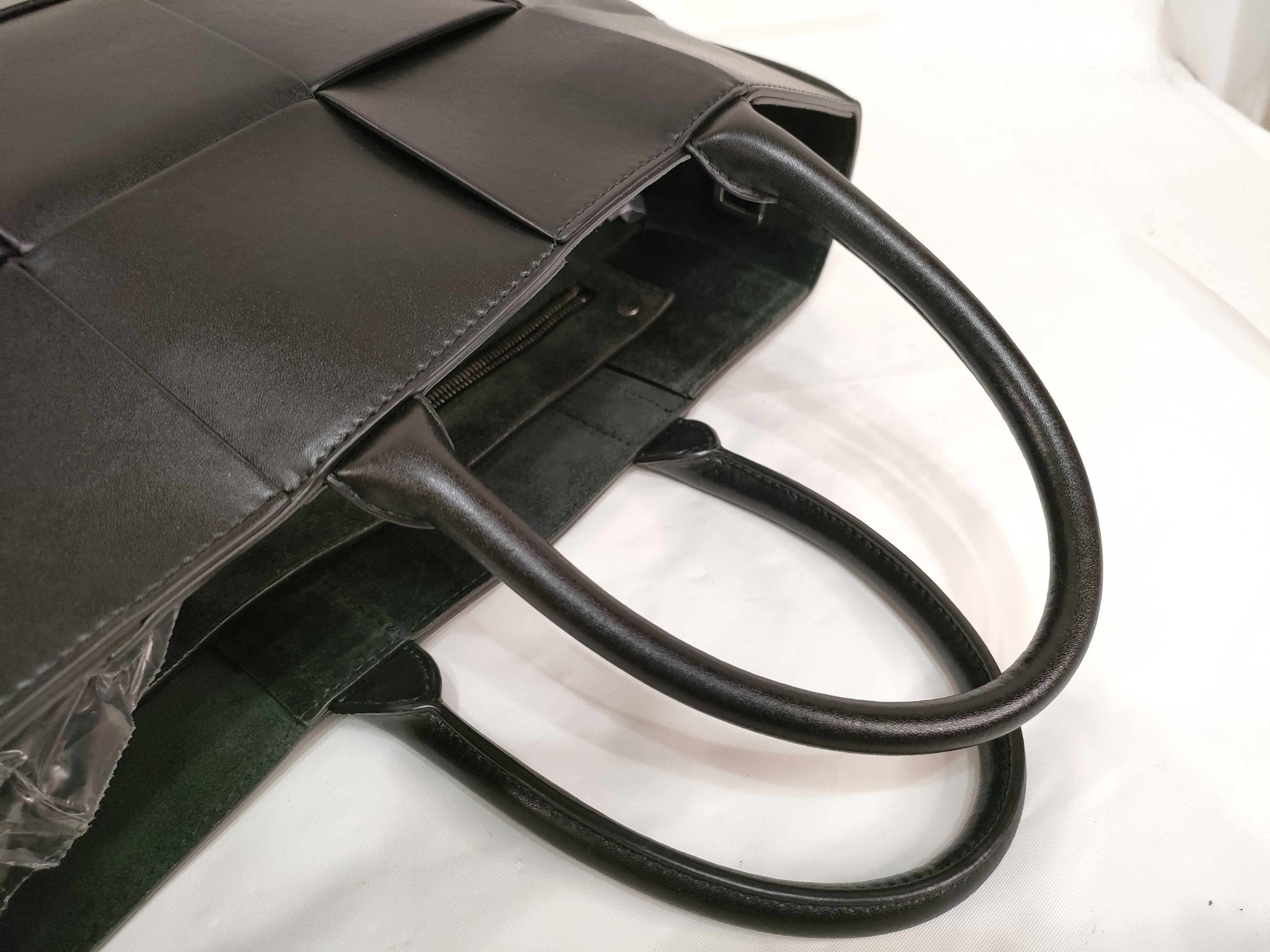 Intrecciato Bottega Veneta The Arco Tote 2-Way Shoulder Bag — view 3