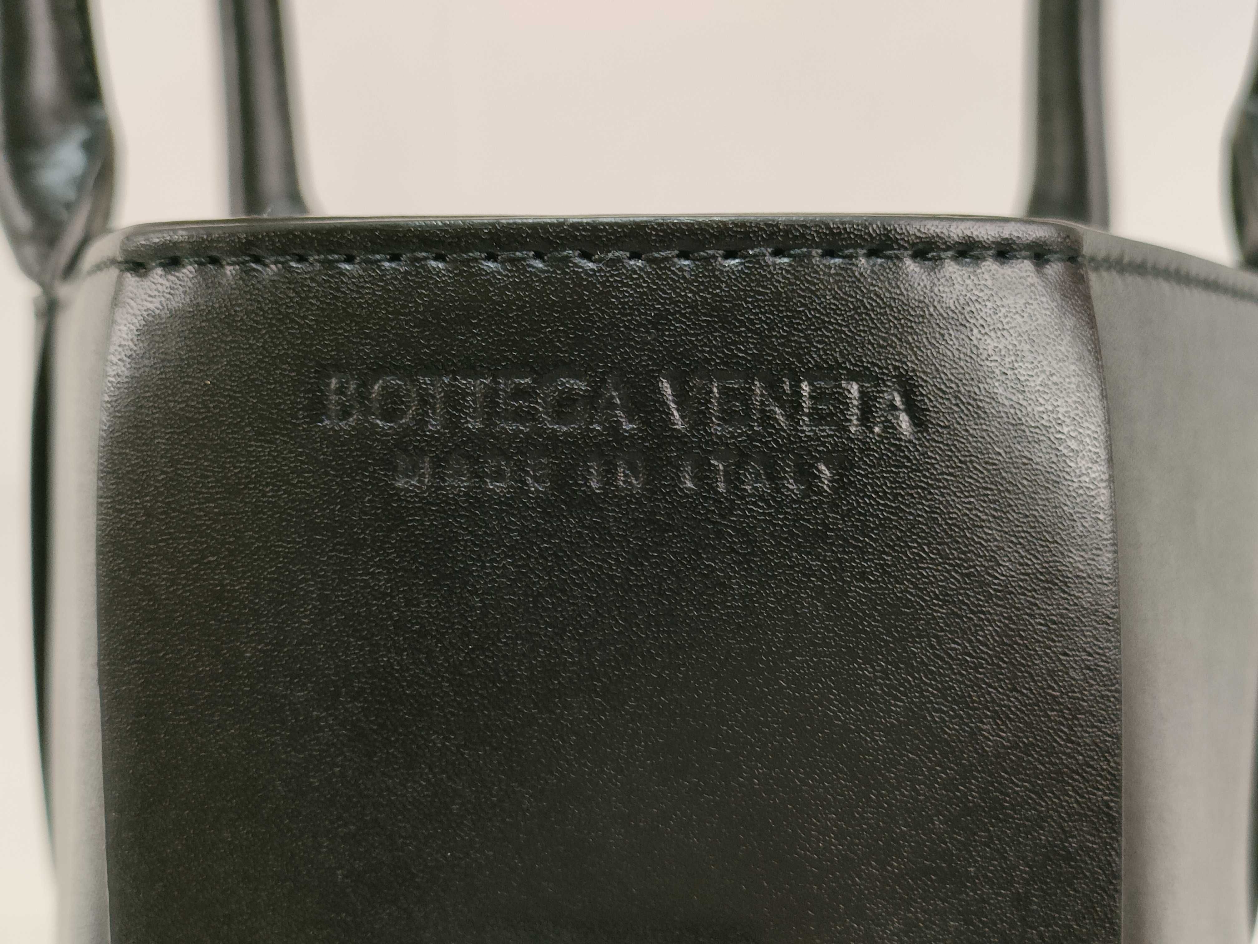 Intrecciato Bottega Veneta The Arco Tote 2-Way Shoulder Bag — view 9