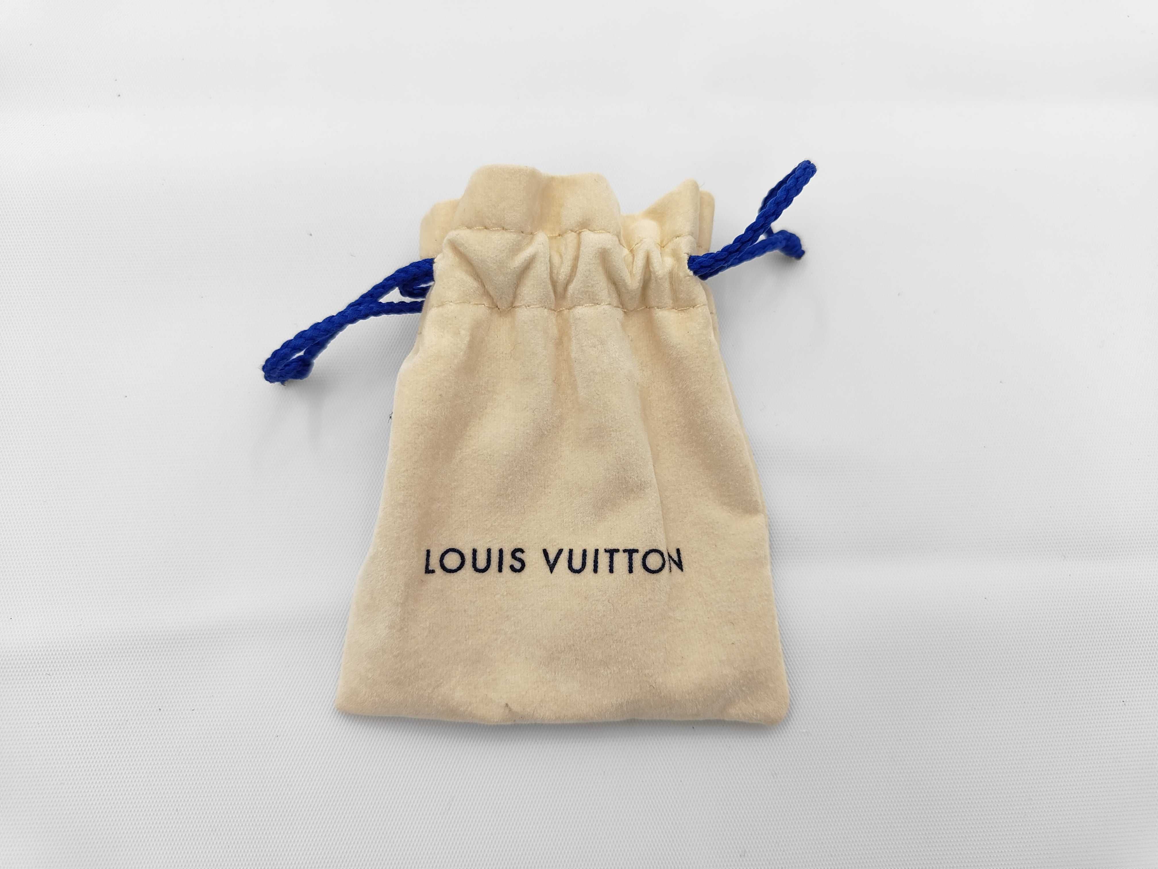Essential V Necklace — view 9