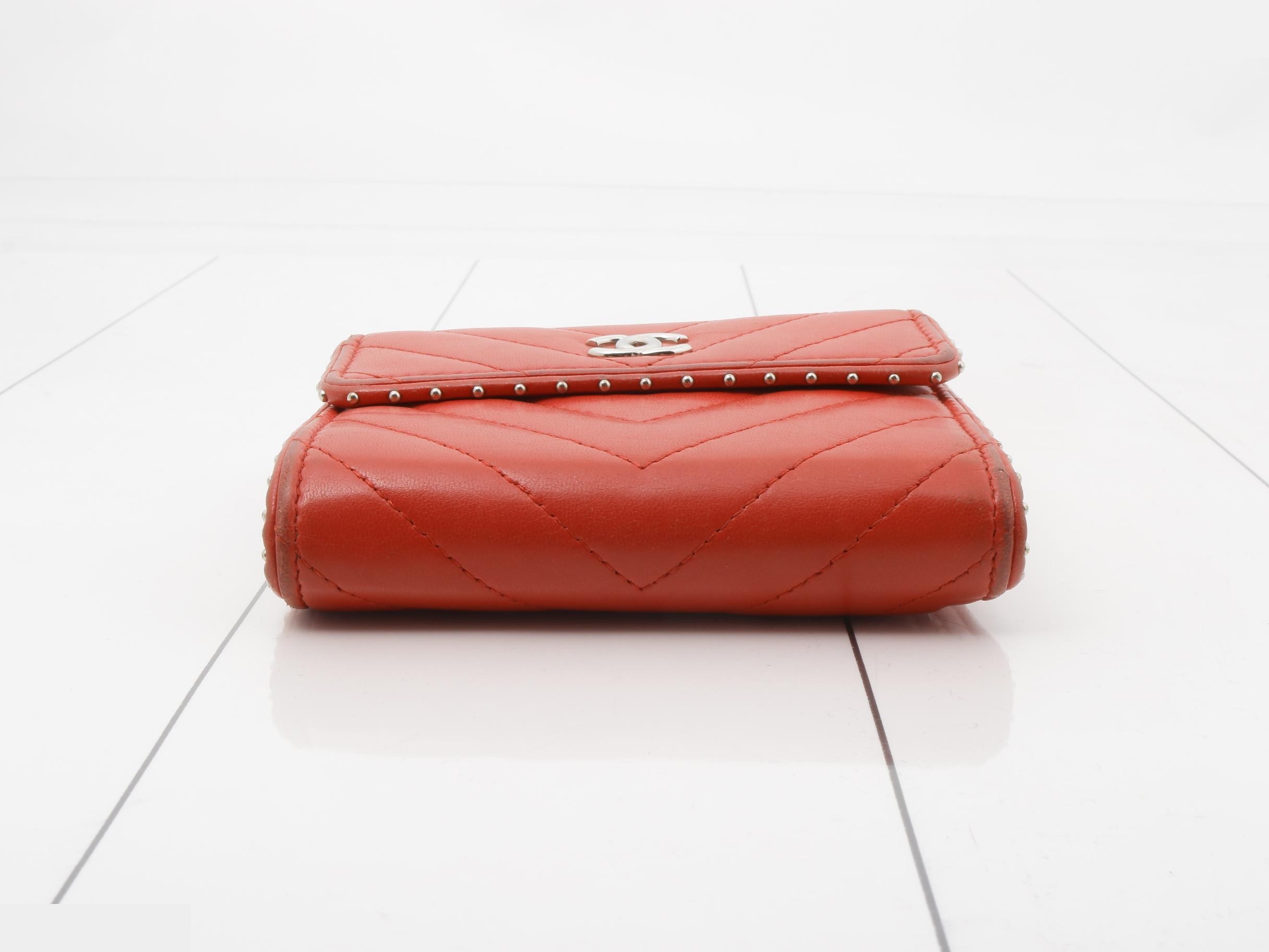 Studs V-stitch — view 3