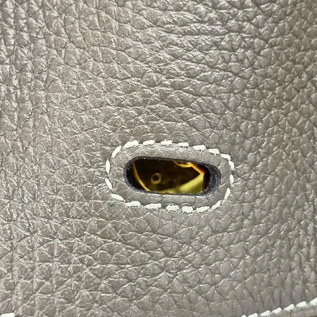 [Individually packaged] Hermes Lindy 30 Taurillon Clemence Etoupe Gold Hardware U: 2022 — view 15