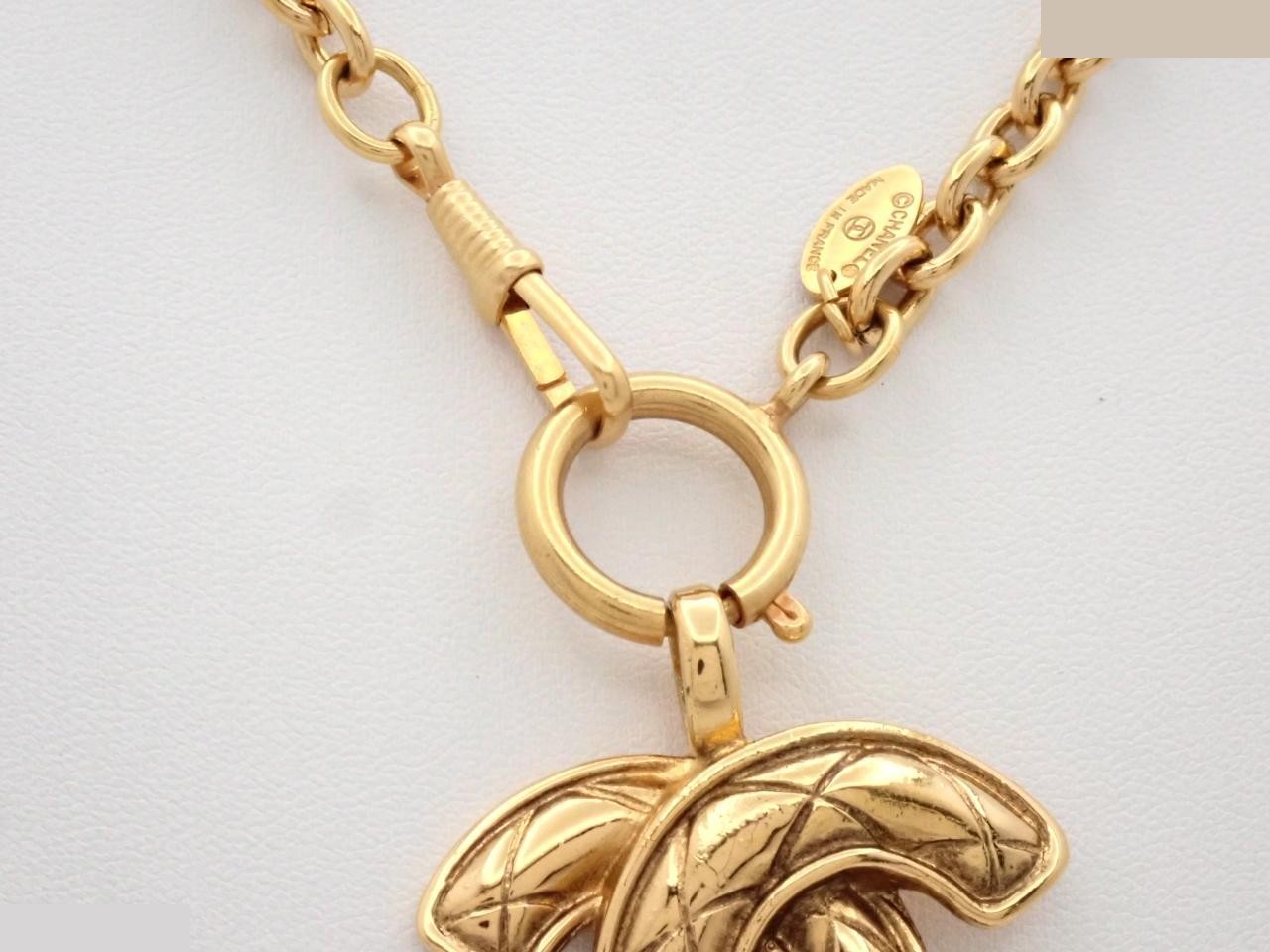 necklace — view 2