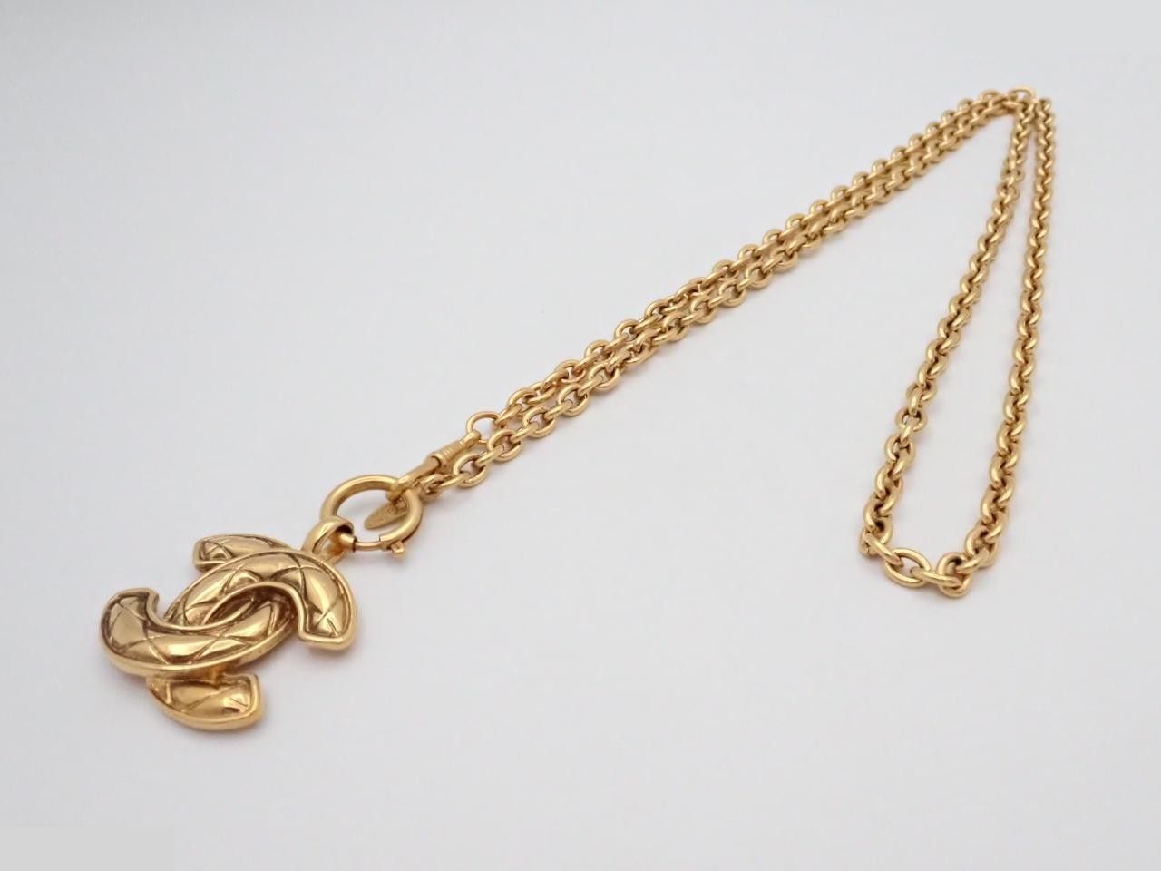 necklace — view 3
