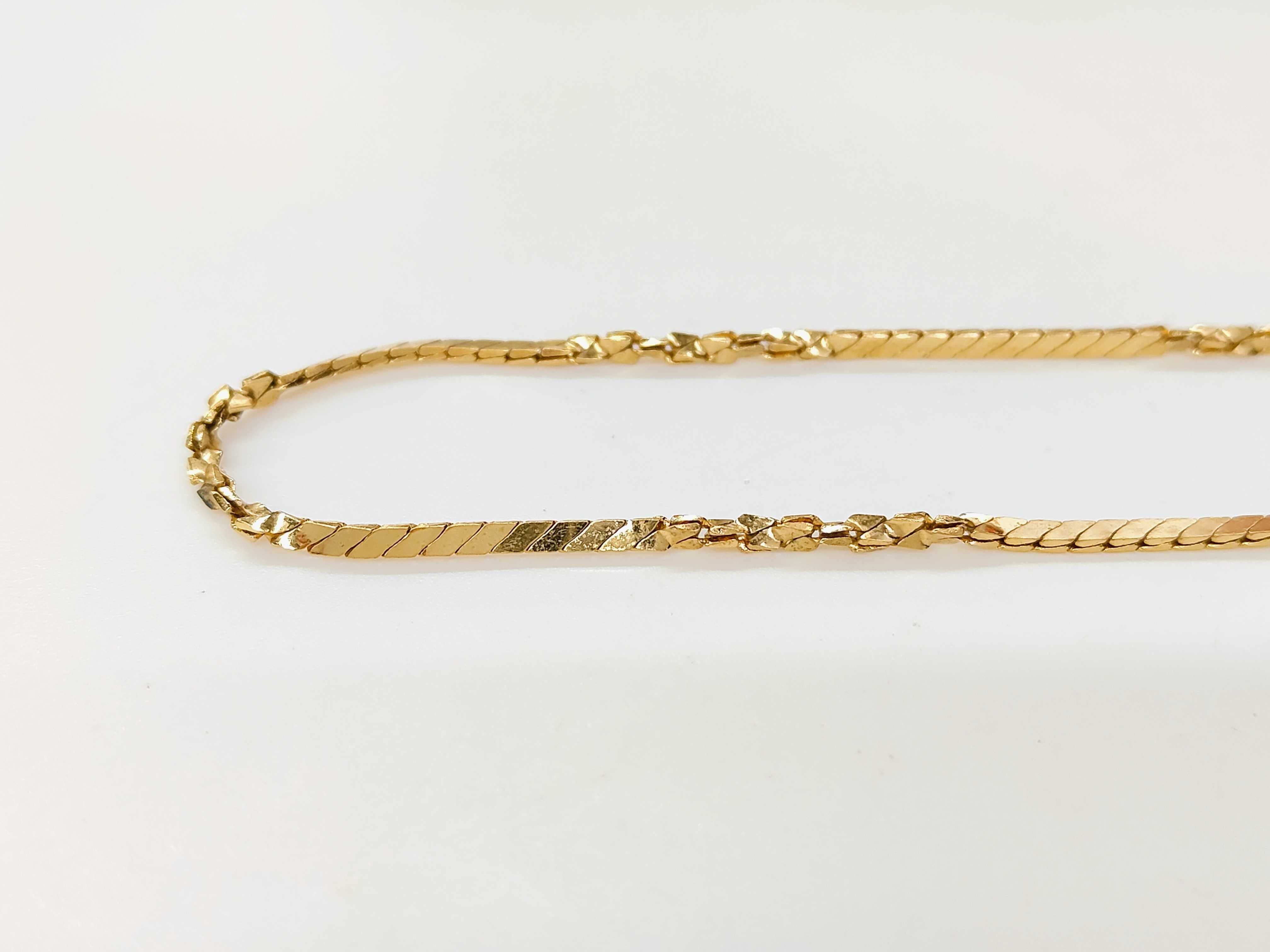 necklace — view 2