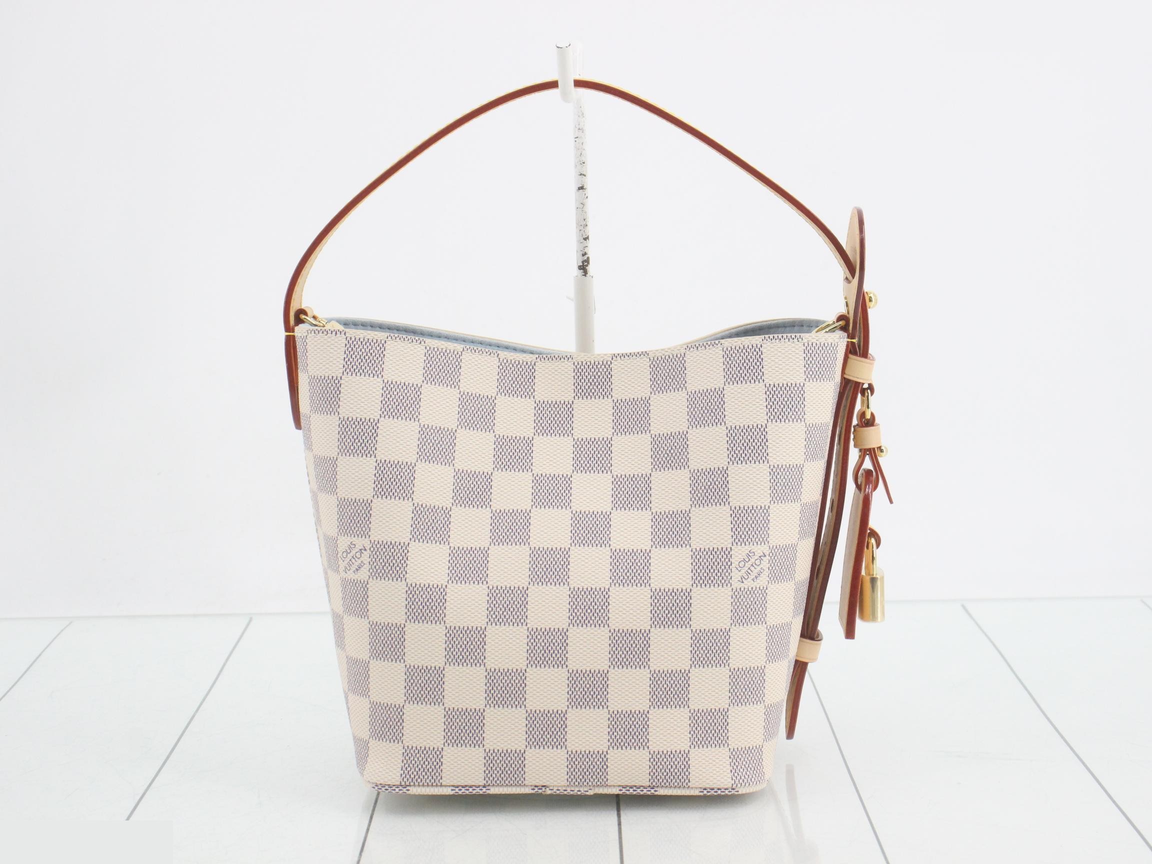 All-in-one BB RFID (Includes box, dust bag, strap, pouch, and charm) — view 2