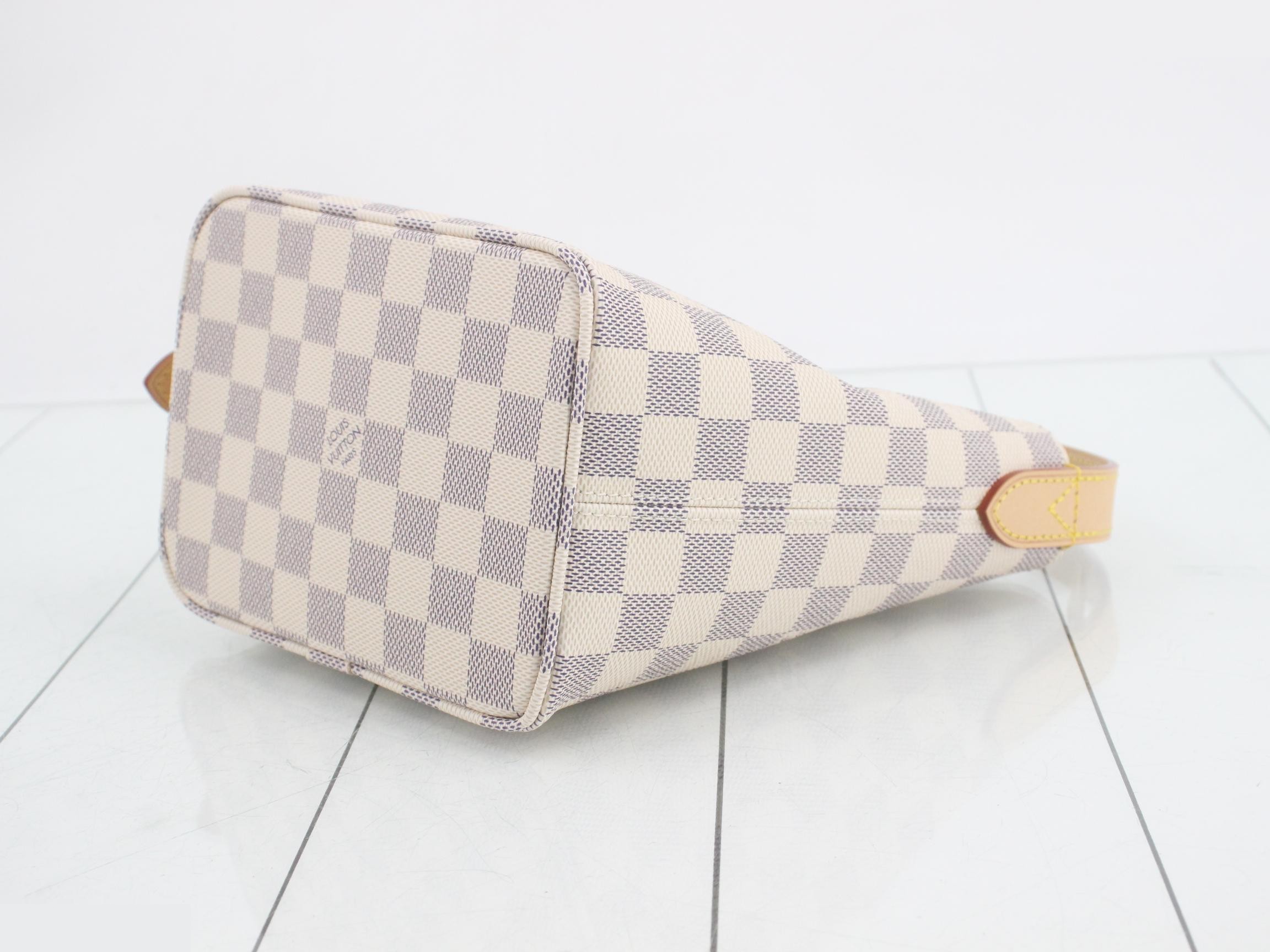 All-in-one BB RFID (Includes box, dust bag, strap, pouch, and charm) — view 6