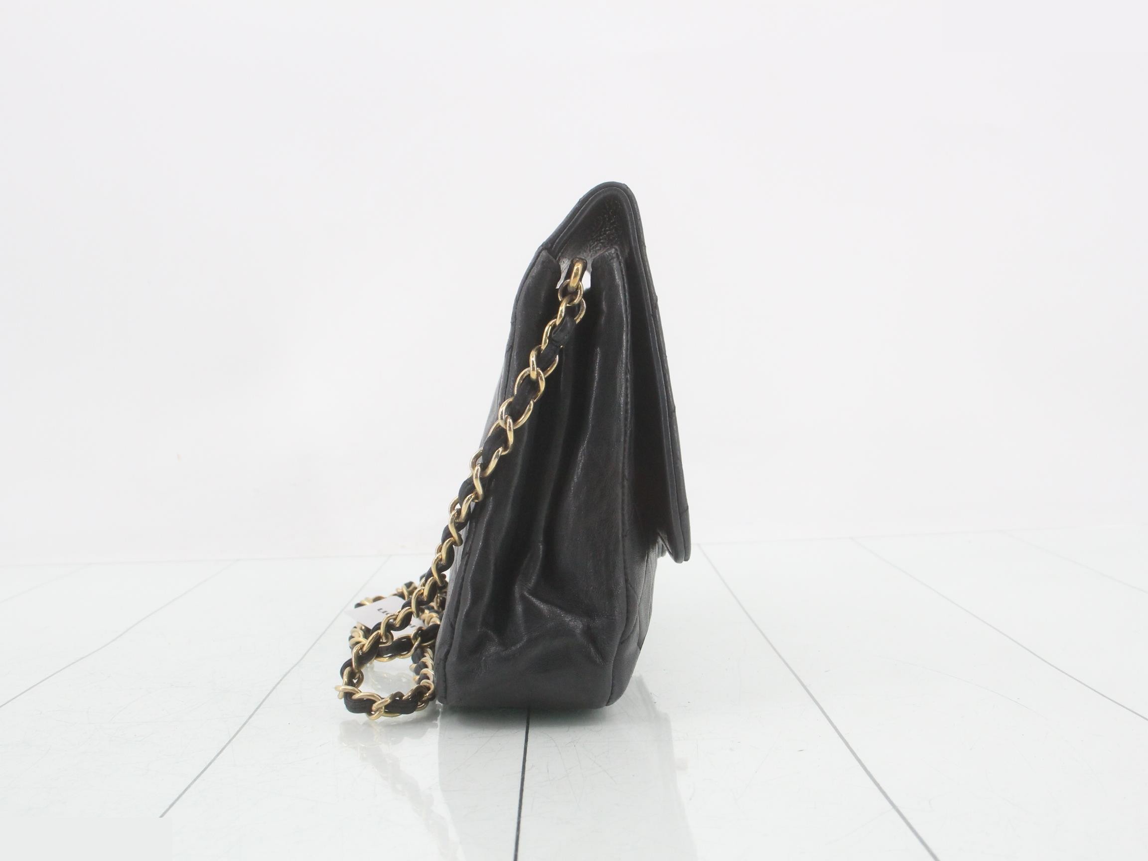 Turnlock chain — view 4