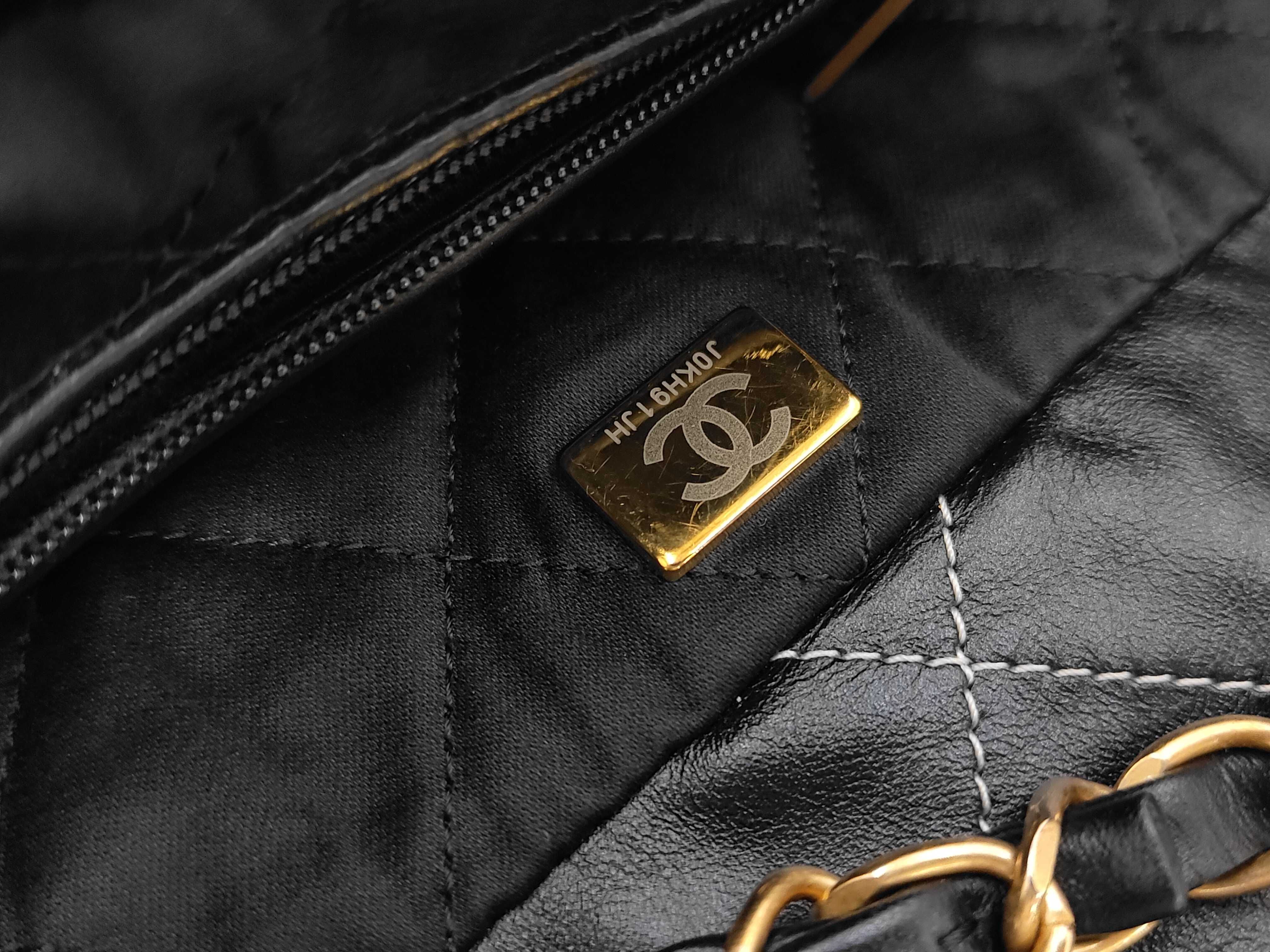 22 Small Random Serial Number Calfskin Black Gold Hardware Handbag — view 10