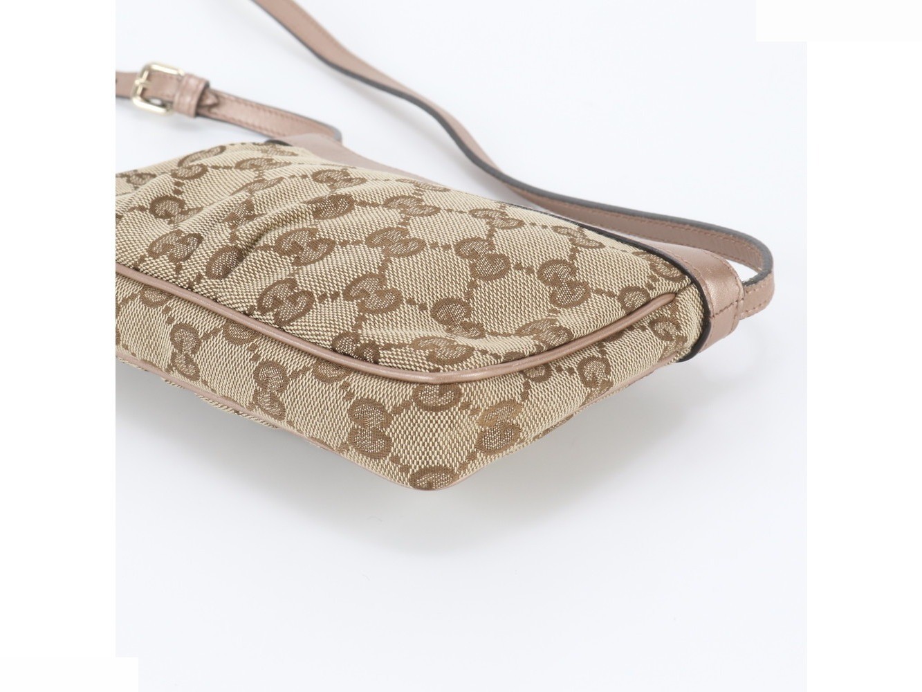 GG Canvas Lovely Heart 256899 Leather Shoulder Bag (Crossbody) — view 4
