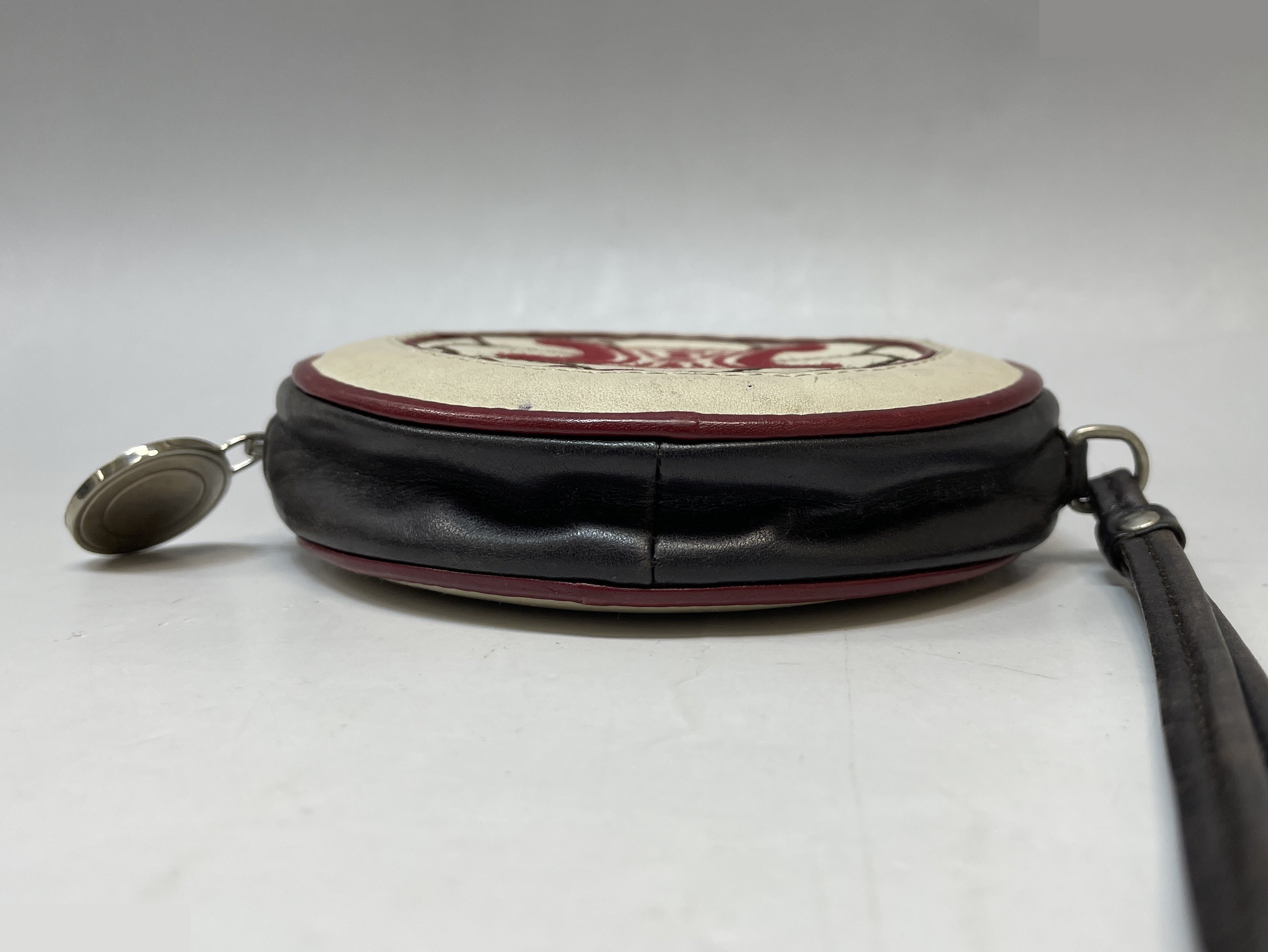 2002 Limited Edition FIFA Triomphe Soccer Ball Shaped Coin Case (White) — view 6