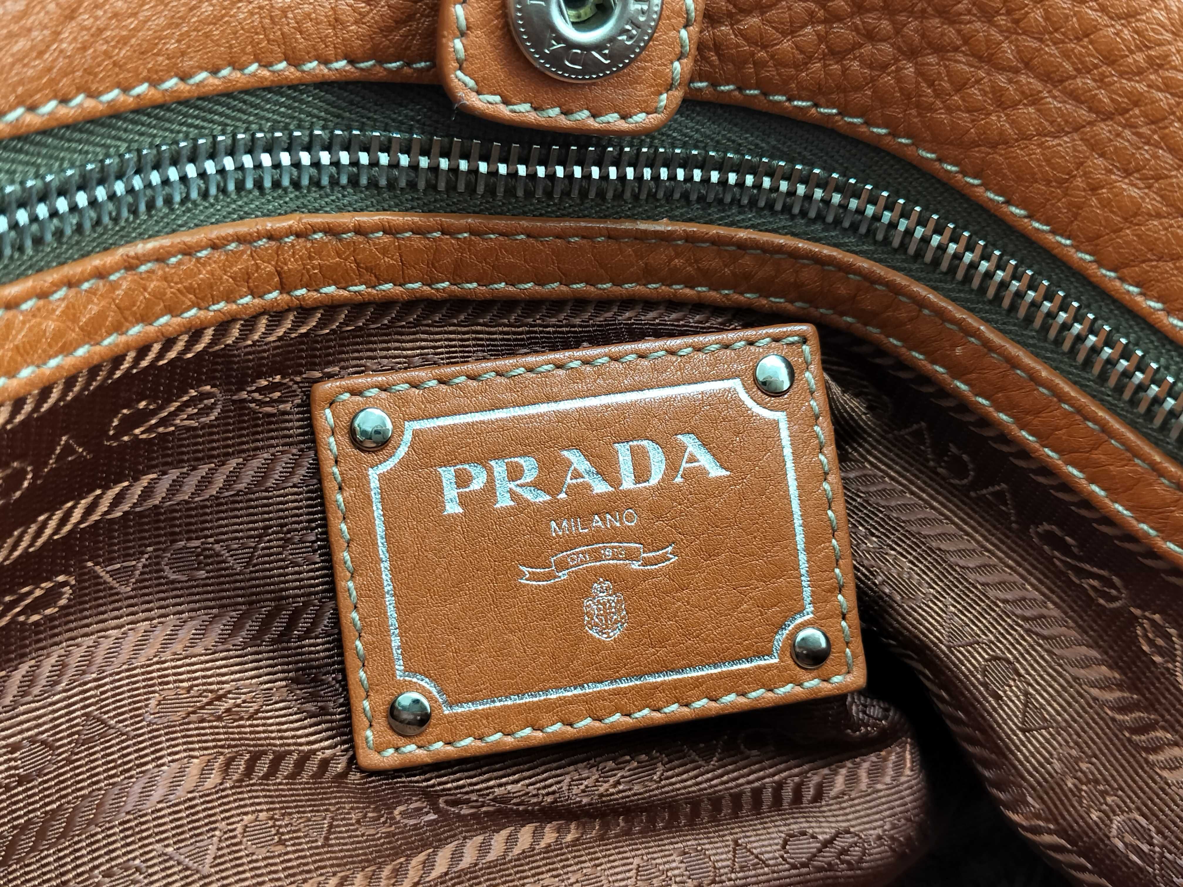 Vitello Daino Tote Shoulder Bag — view 14