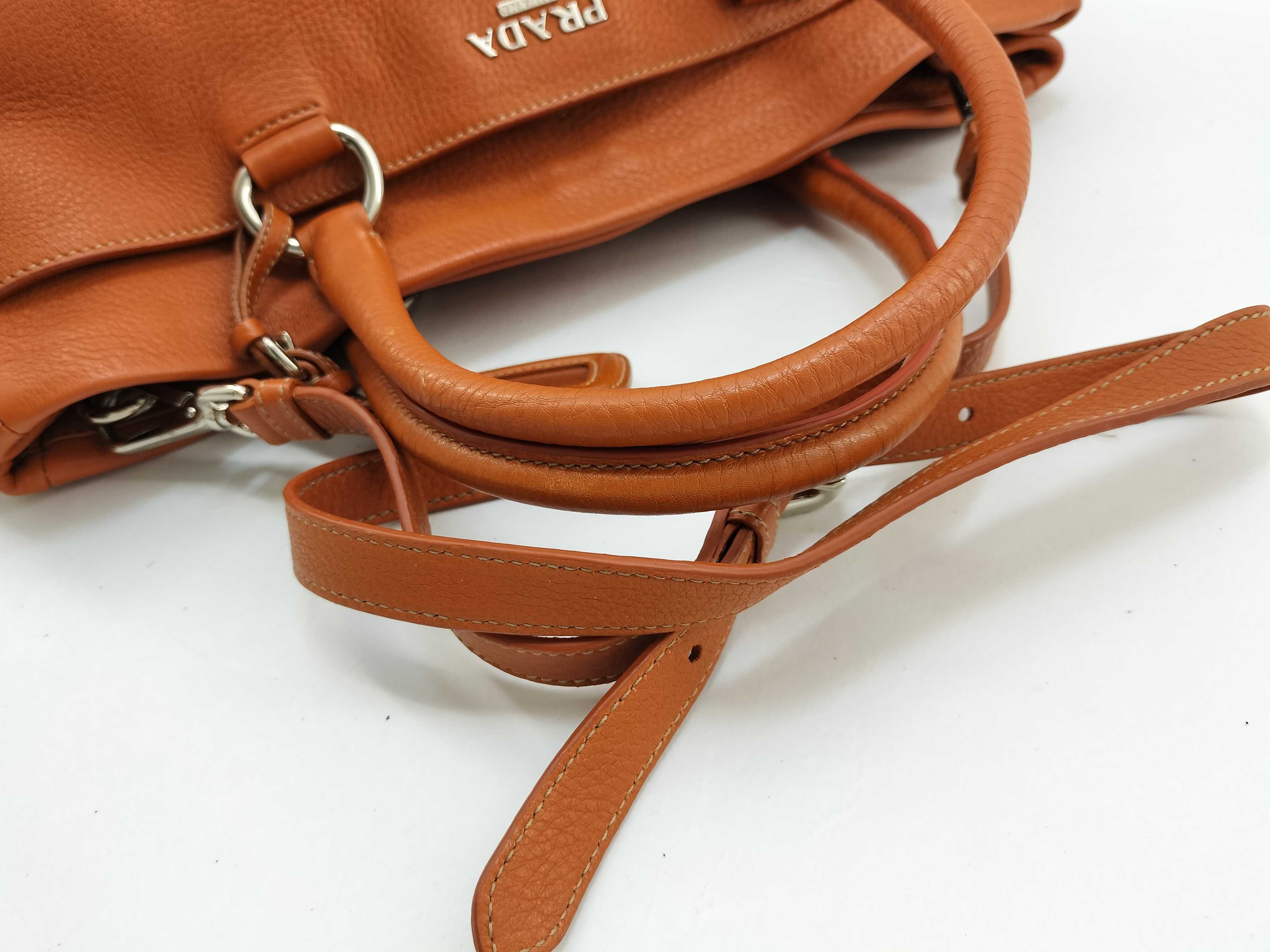 Vitello Daino Tote Shoulder Bag — view 9