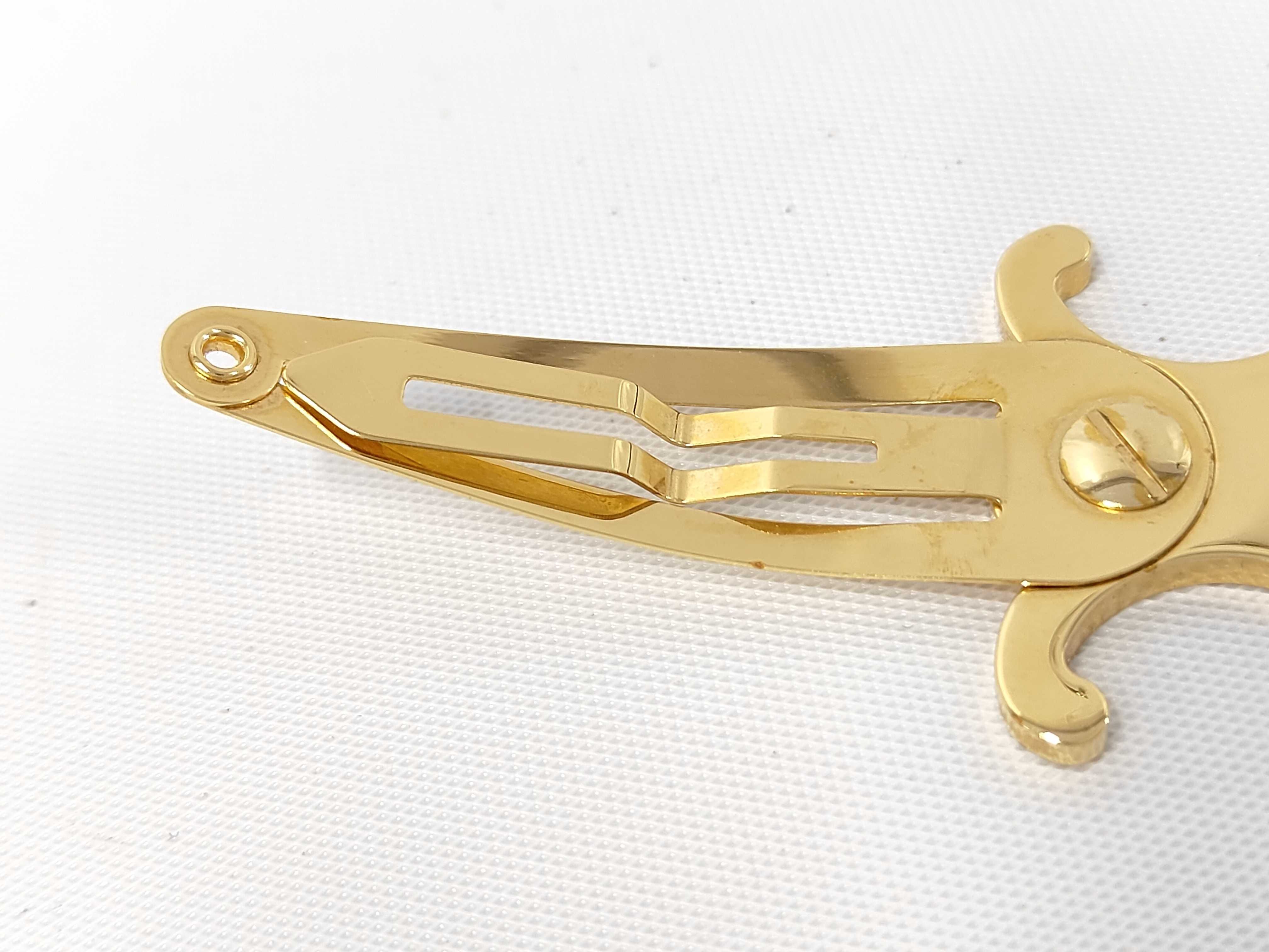 Triomphe Hair Clip. Includes: Box, dust bag, and hair accessory. — view 6