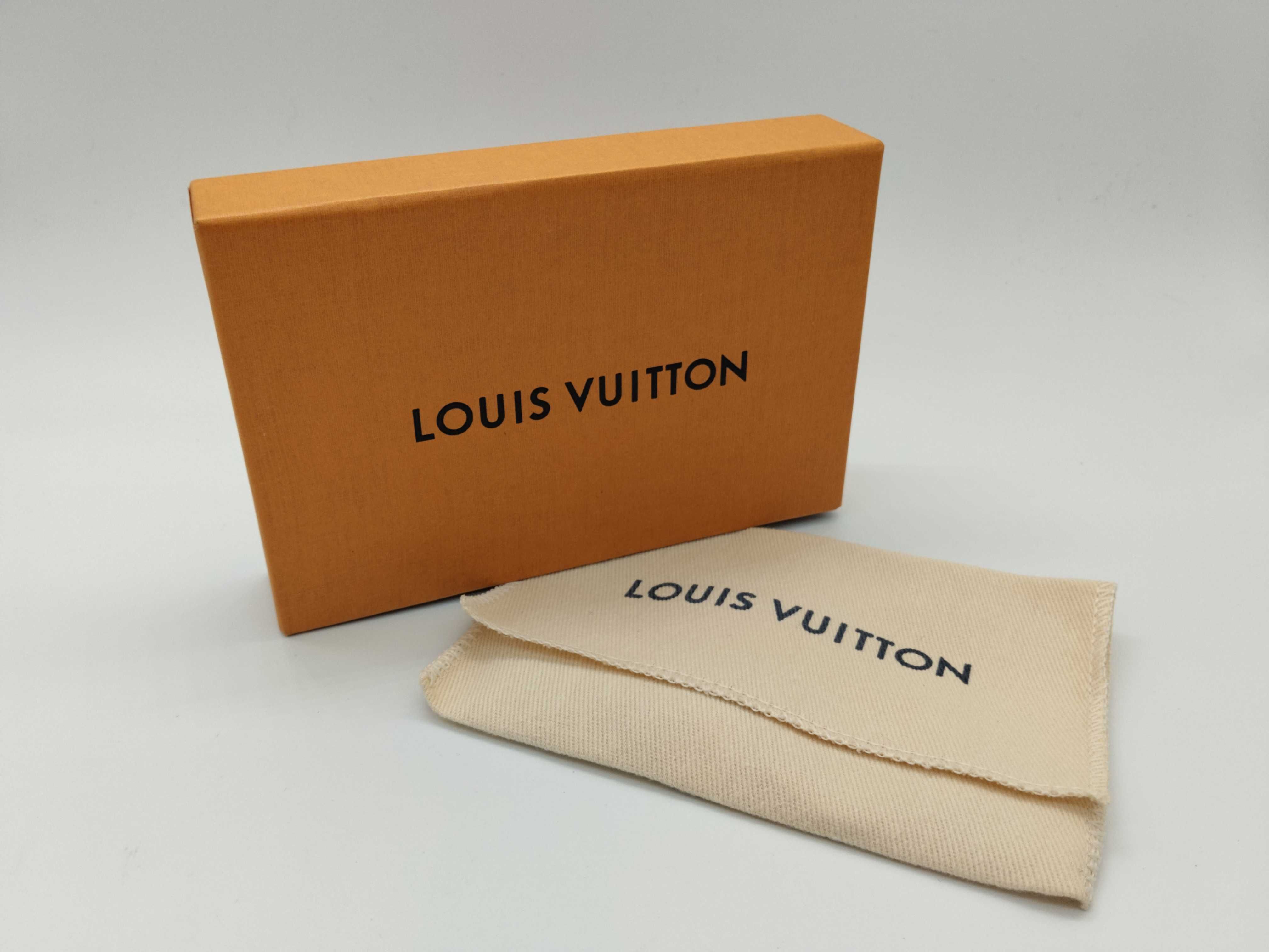 LV Charm Key Case — view 8