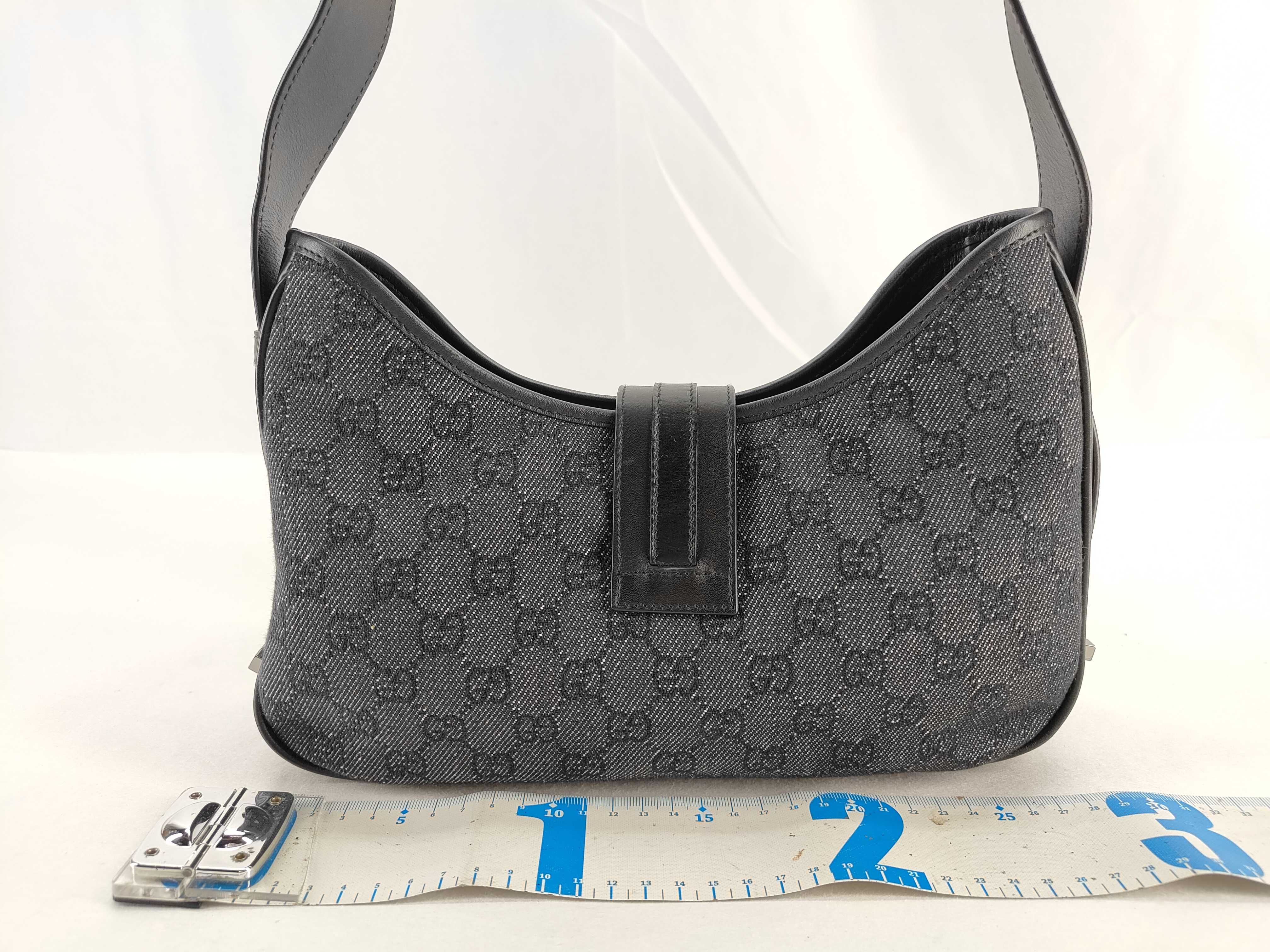 GG Canvas Shoulder Bag — view 2