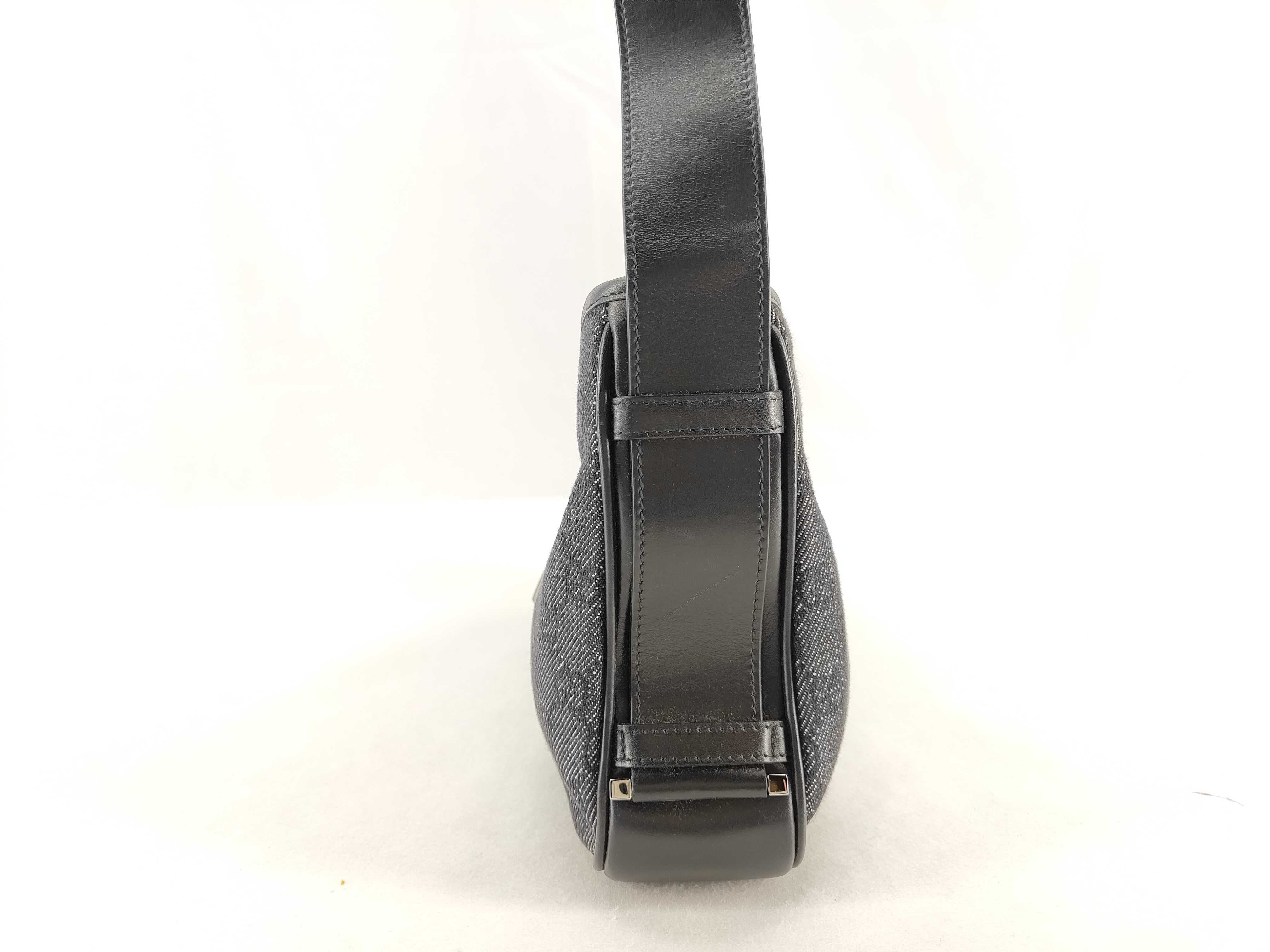 GG Canvas Shoulder Bag — view 3