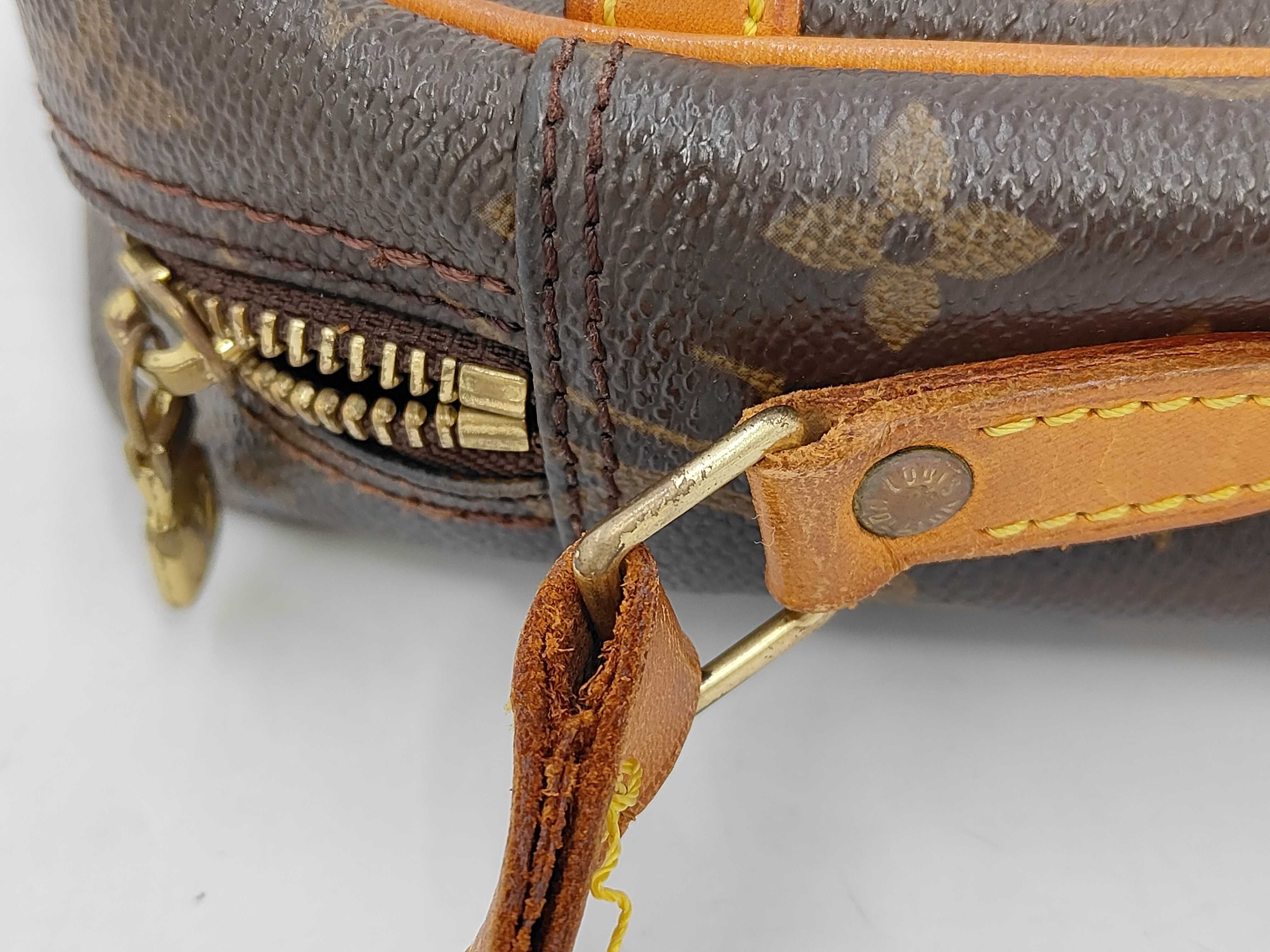 Monogram LV Monogram Trocadero Shoulder Bag — view 4