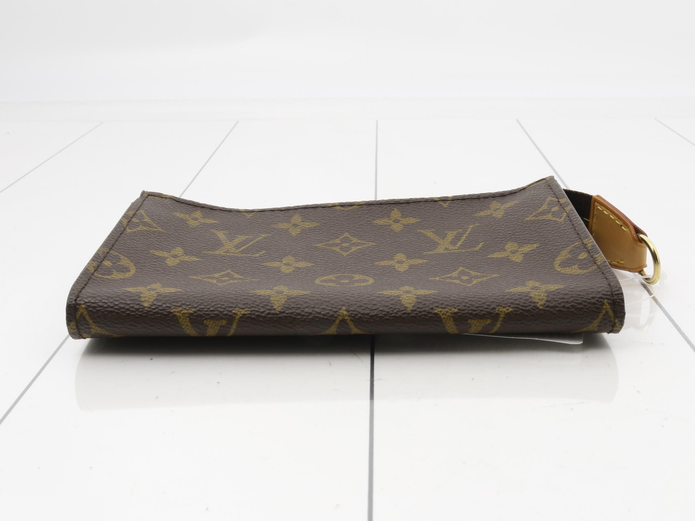 pouch — view 3