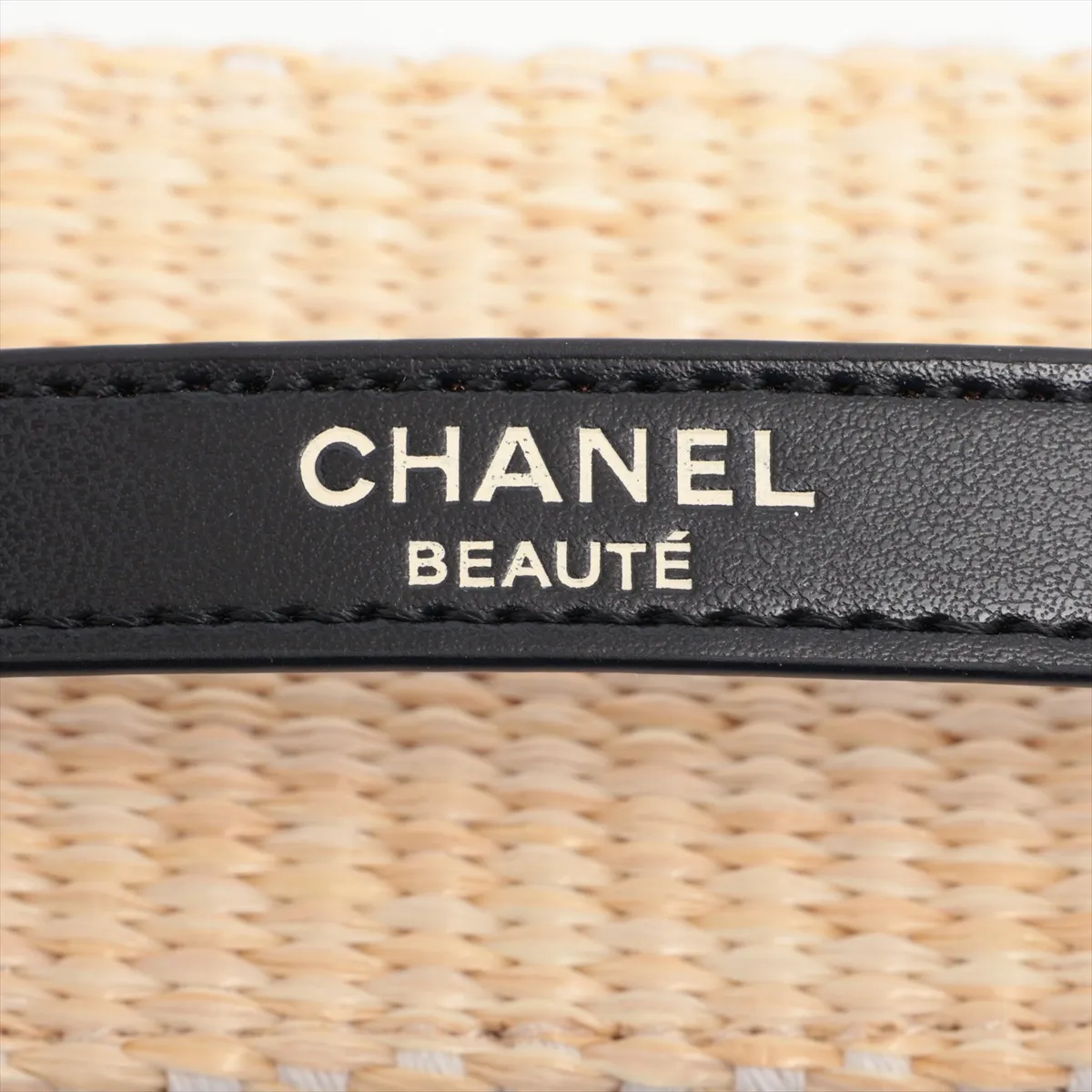 Les Beiges Panier des Essentielles Rattan Pouch Beige Gold Hardware — view 4