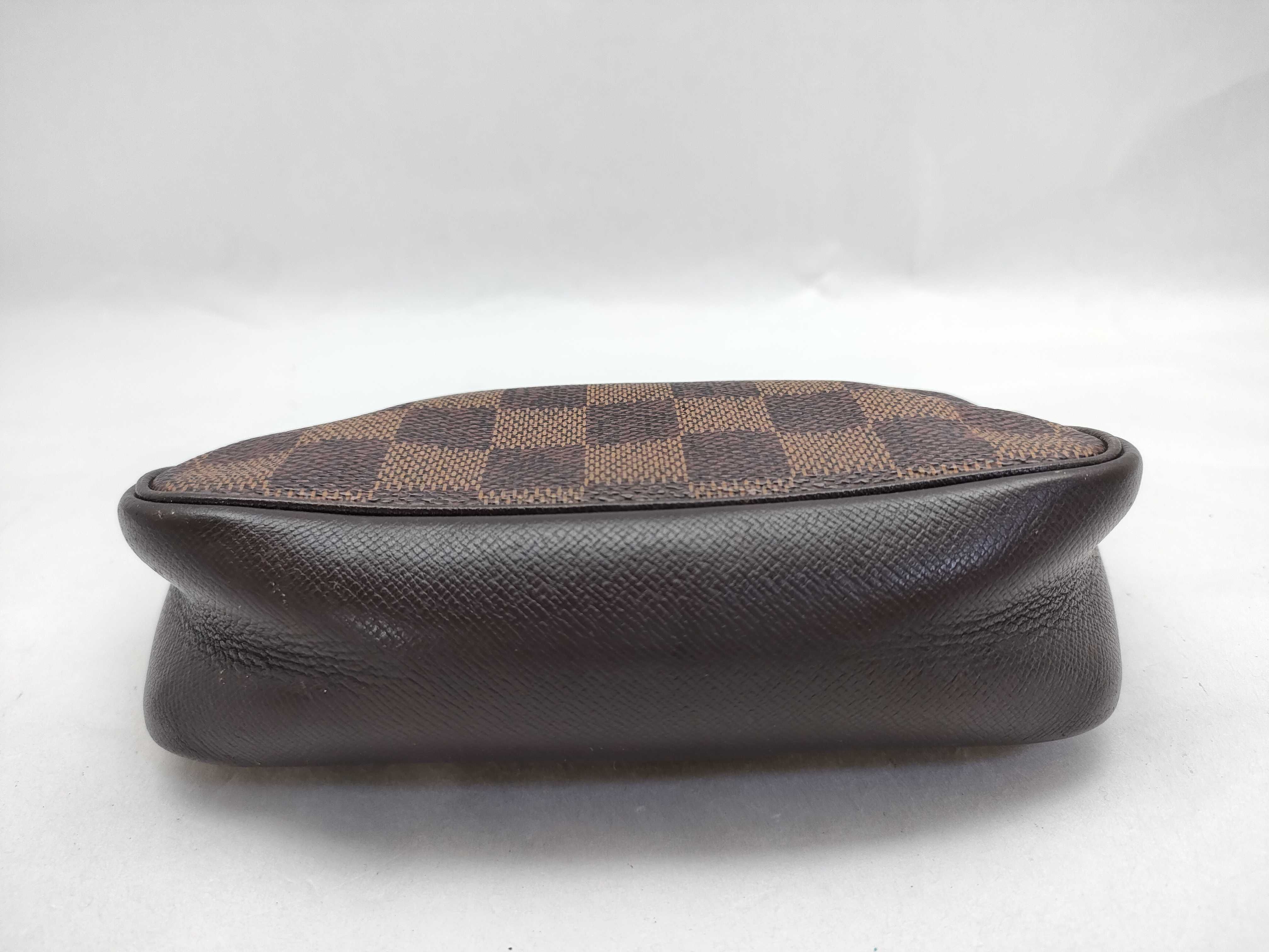 Damier Trouse Makeup Pouch — view 9