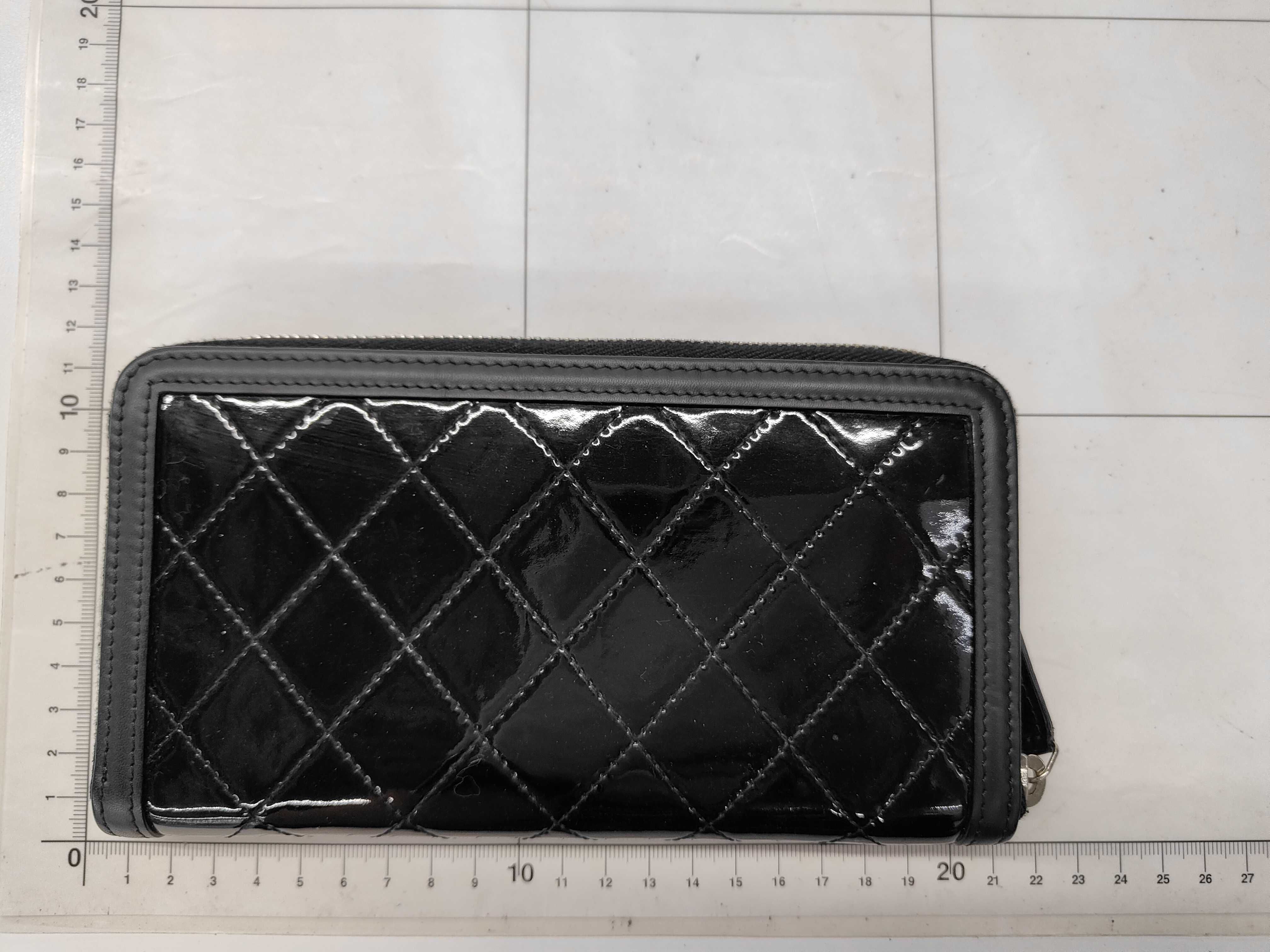 wallet — view 2