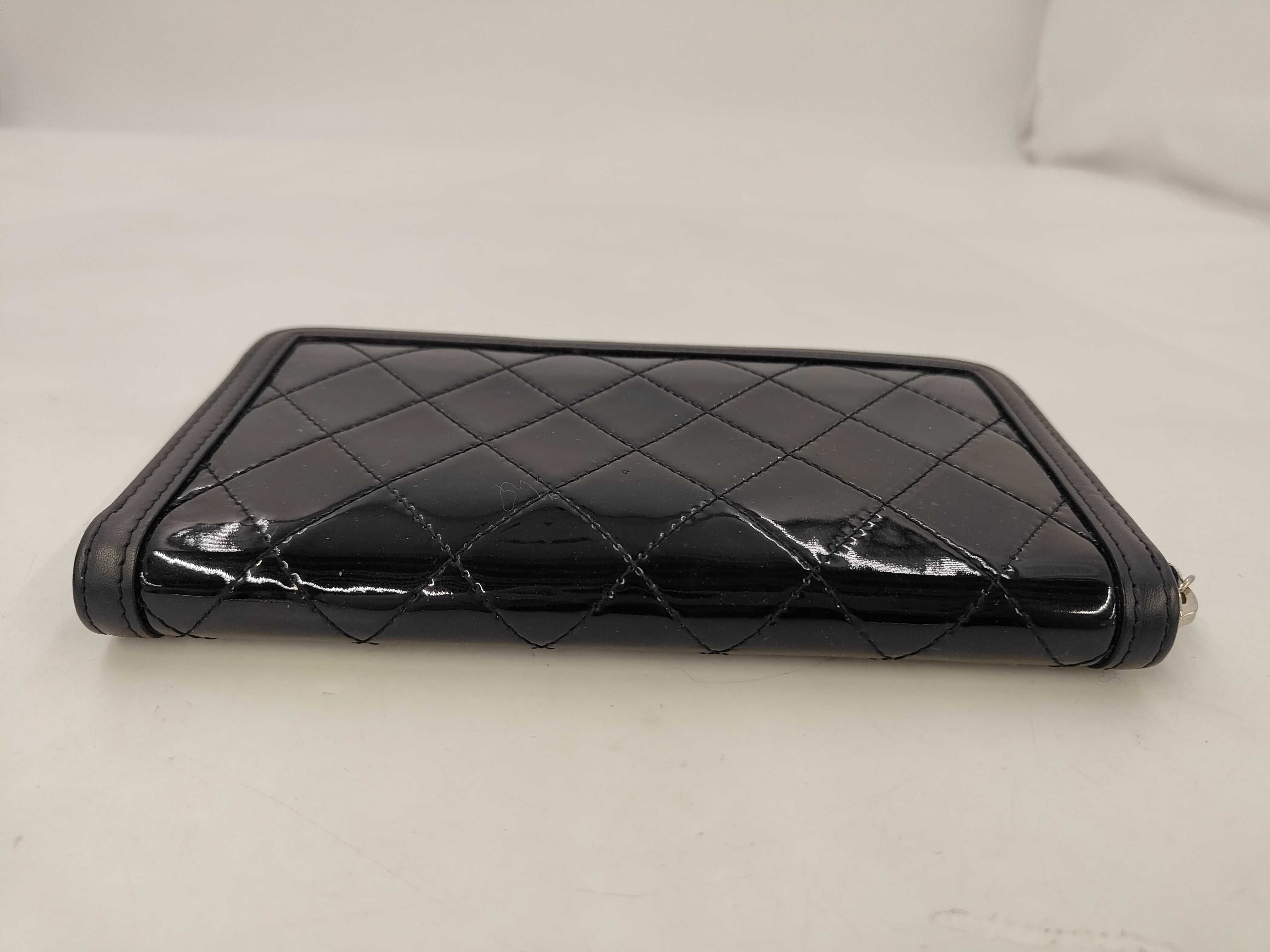 wallet — view 3
