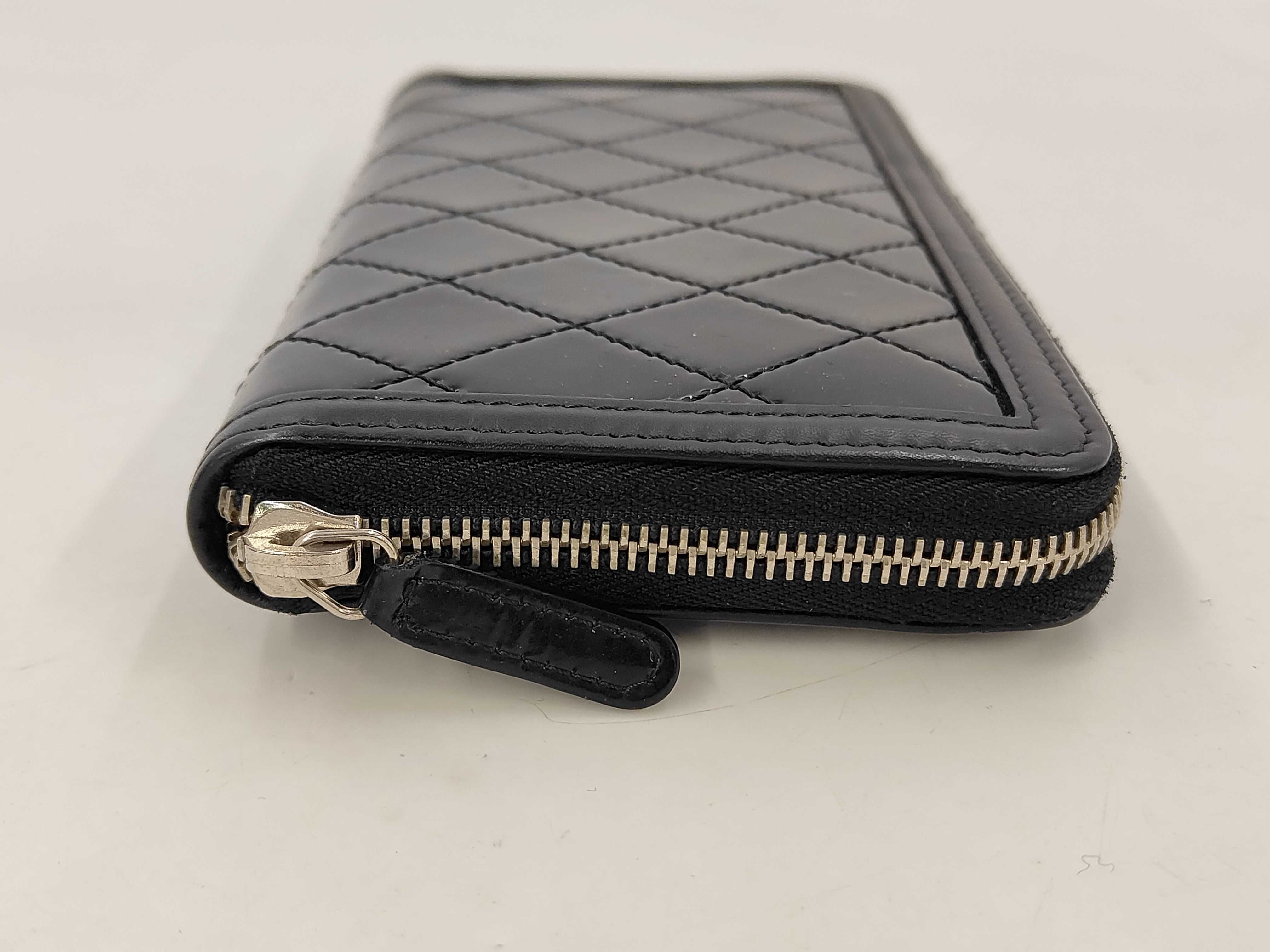 wallet — view 4