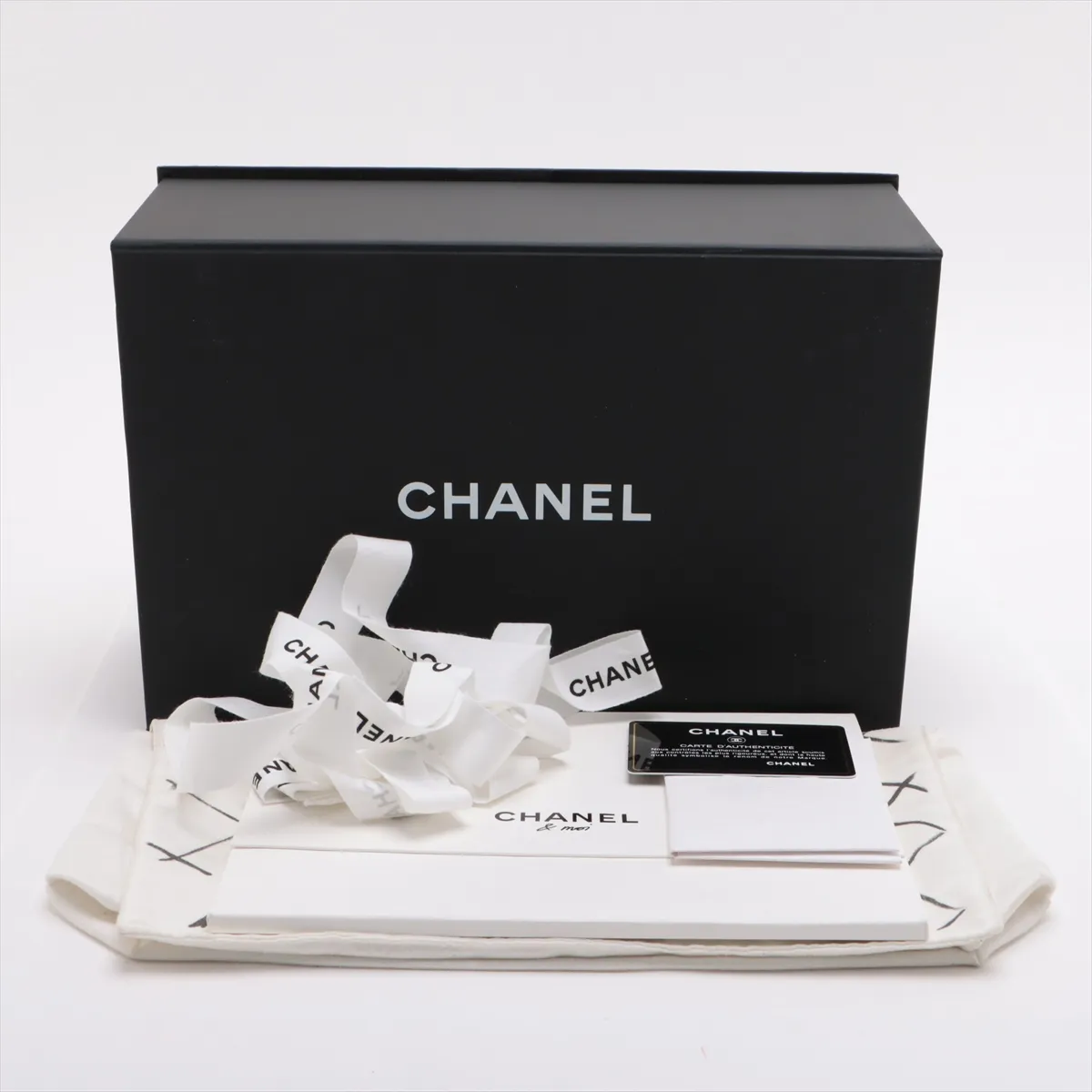 [Individually wrapped] Chanel Matelasse 25 caviar skin double flap double chain bag black gold hardware 26052533 26th series A01112 — view 12