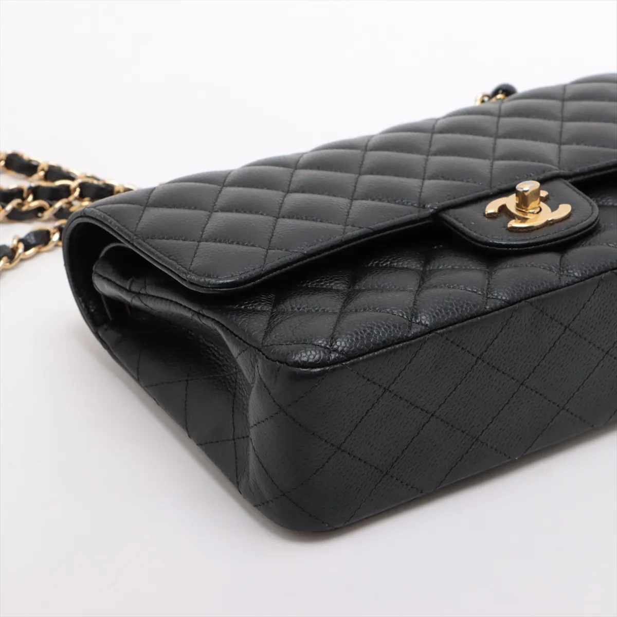 [Individually wrapped] Chanel Matelasse 25 caviar skin double flap double chain bag black gold hardware 26052533 26th series A01112 — view 4