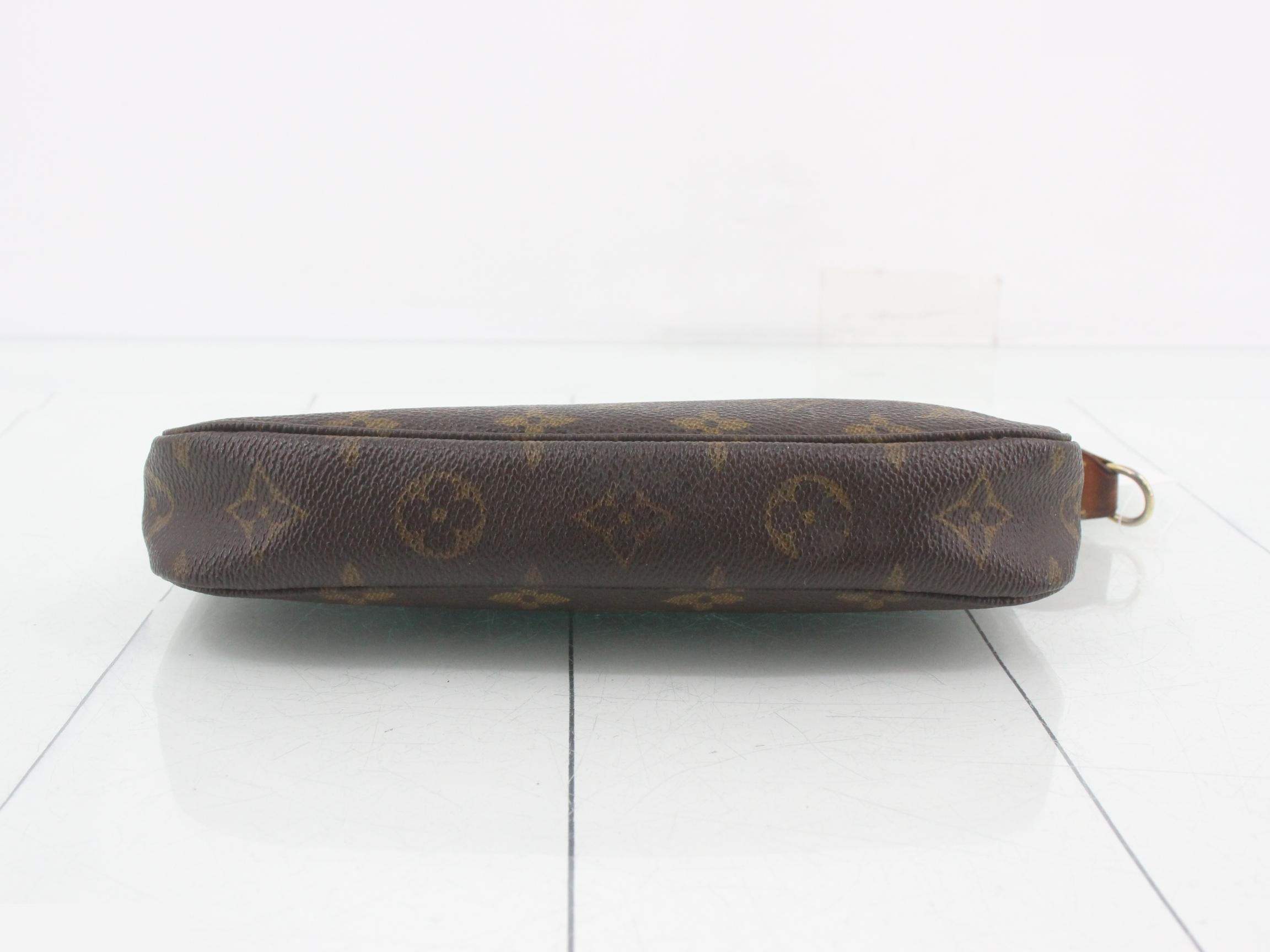 Monogram Pochette Accessoires VI1909 — view 3
