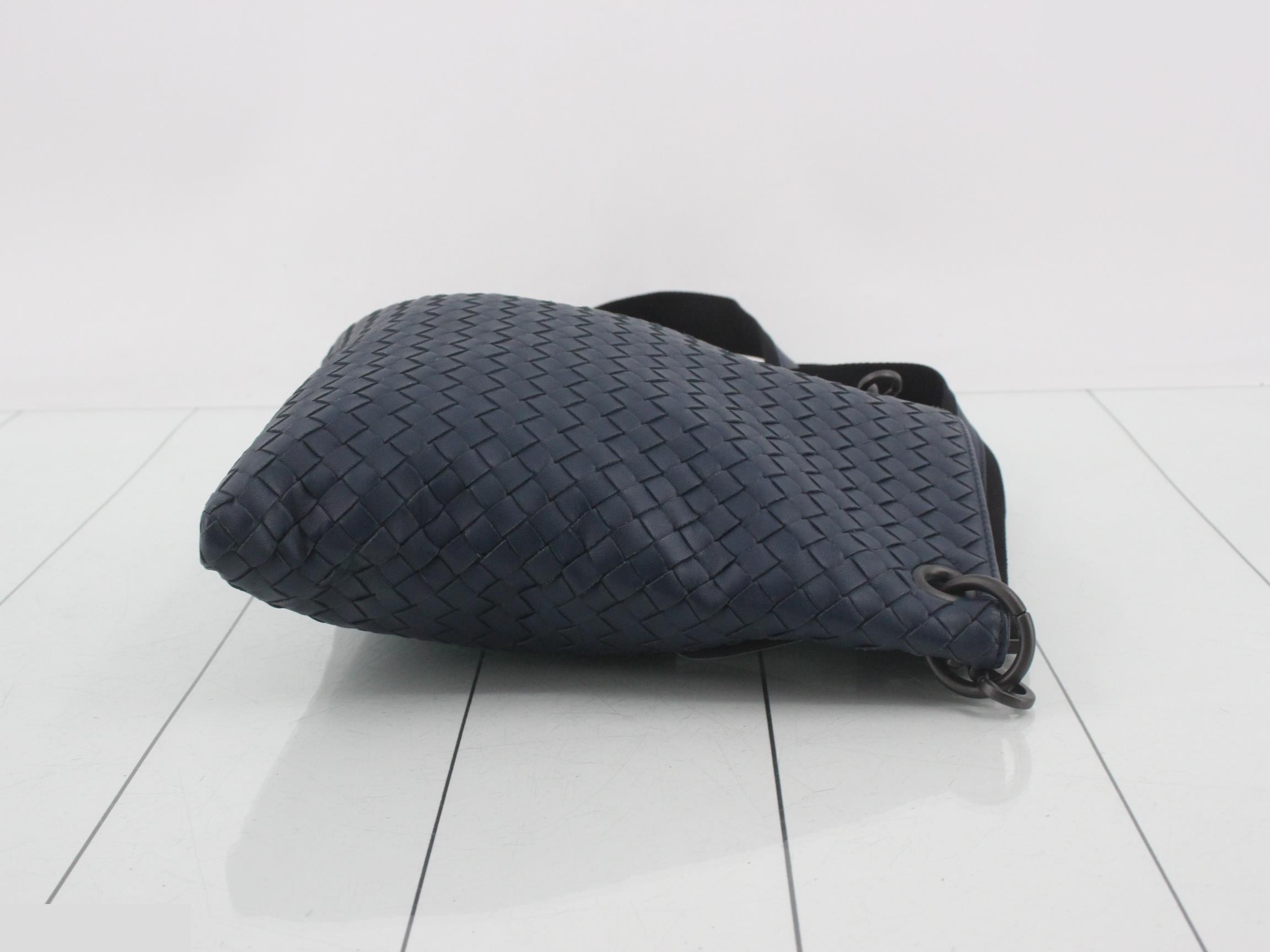 Intrecciato shoulder bag, blue — view 3