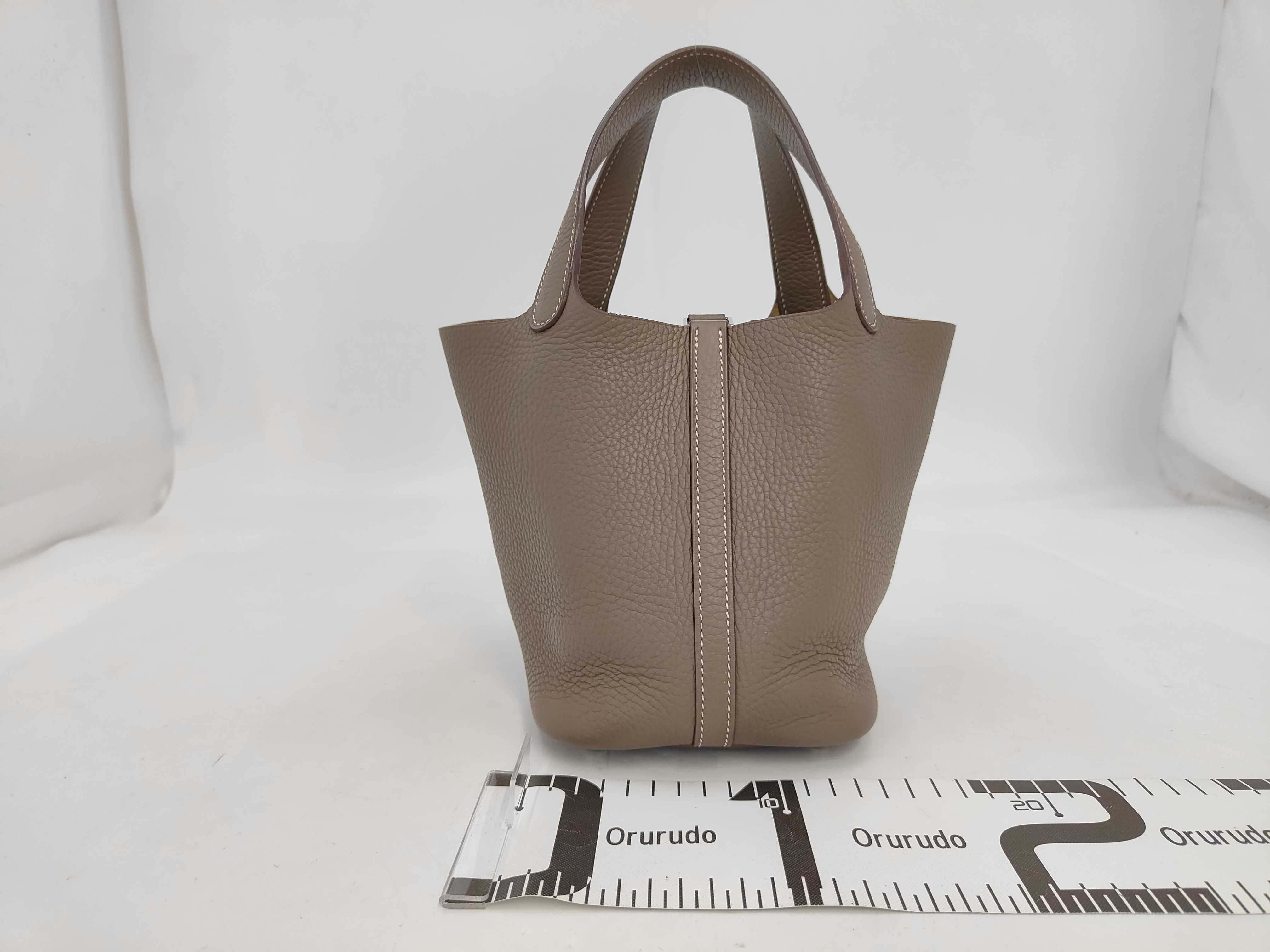 Picotin Lock 18 PM, Taurillon Clemence leather, Etoupe, Silver hardware, R: 2014, Handbag — view 2