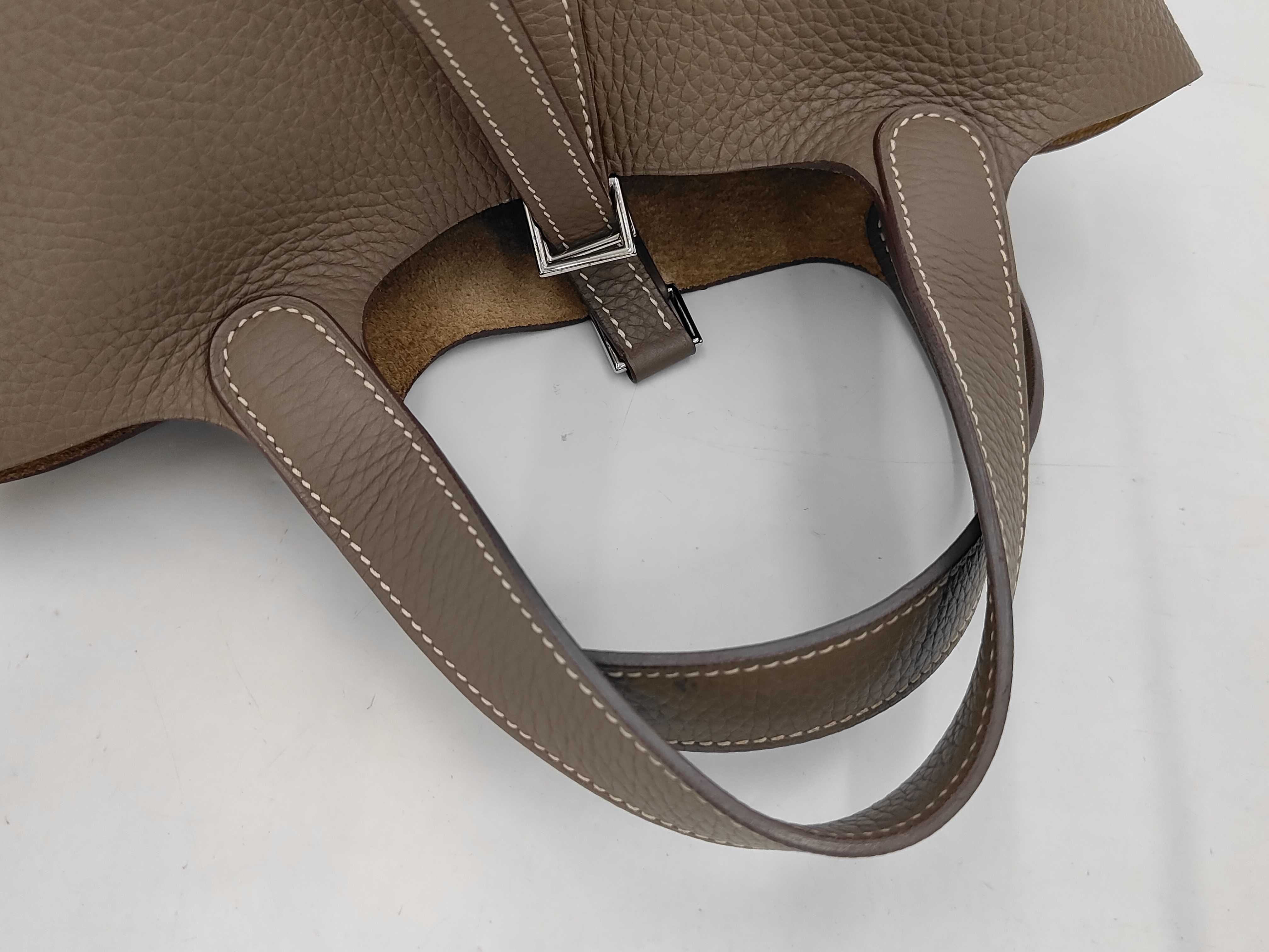 Picotin Lock 18 PM, Taurillon Clemence leather, Etoupe, Silver hardware, R: 2014, Handbag — view 3