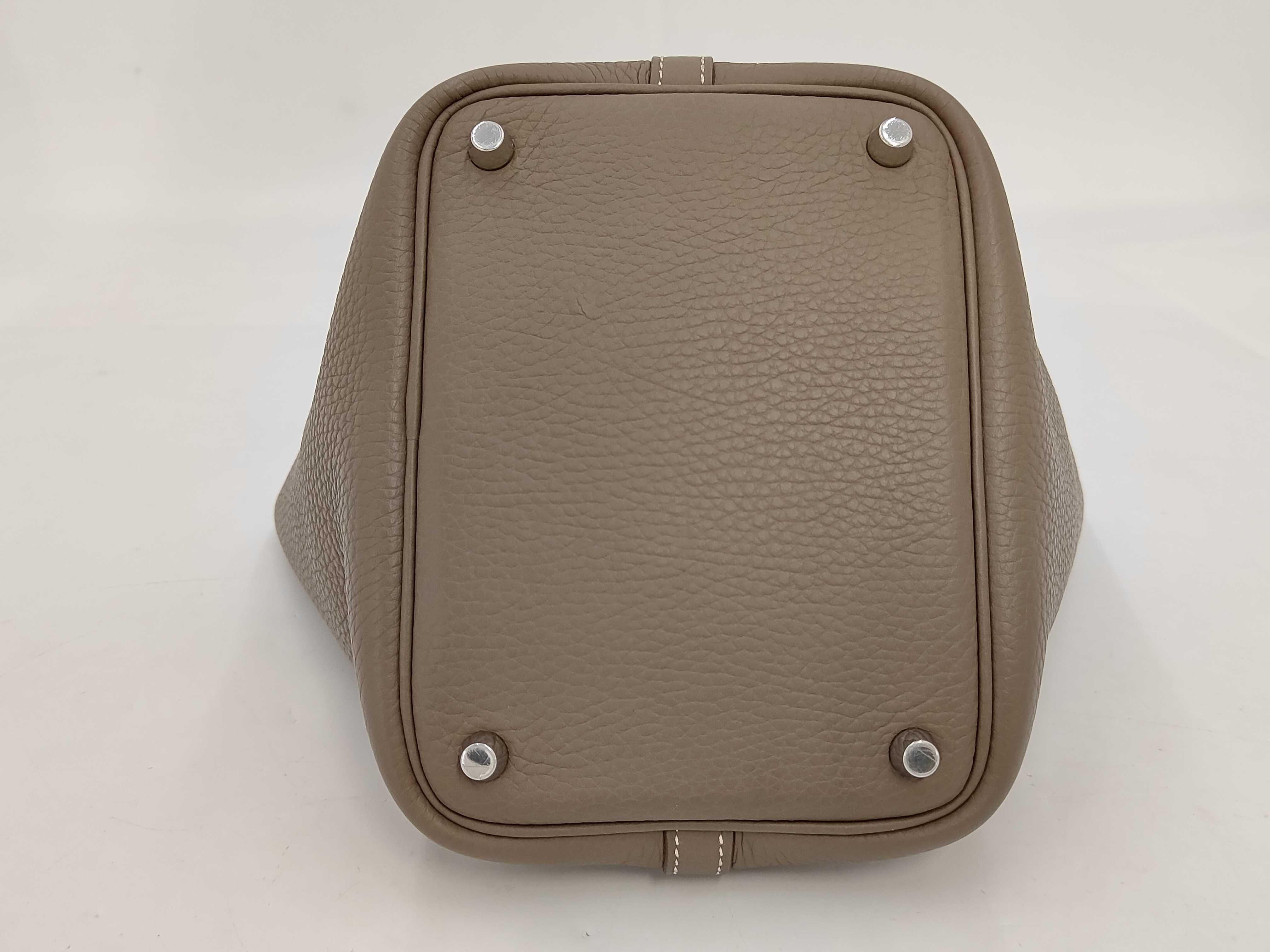 Picotin Lock 18 PM, Taurillon Clemence leather, Etoupe, Silver hardware, R: 2014, Handbag — view 6