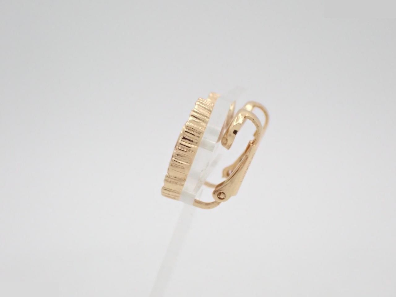 Gold earrings — view 3