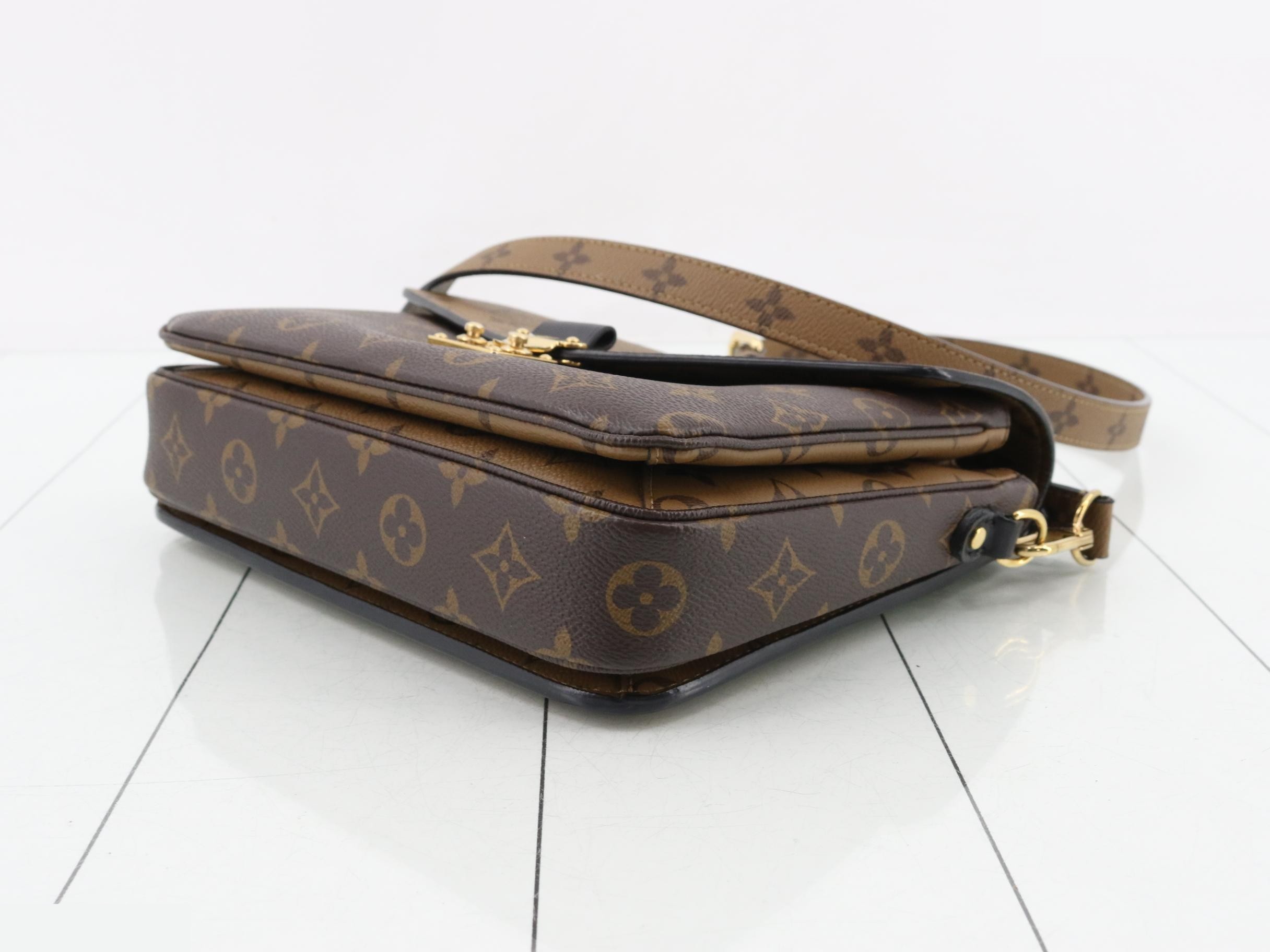 Pochette Metis MM 2-Way Shoulder/Handbag — view 6